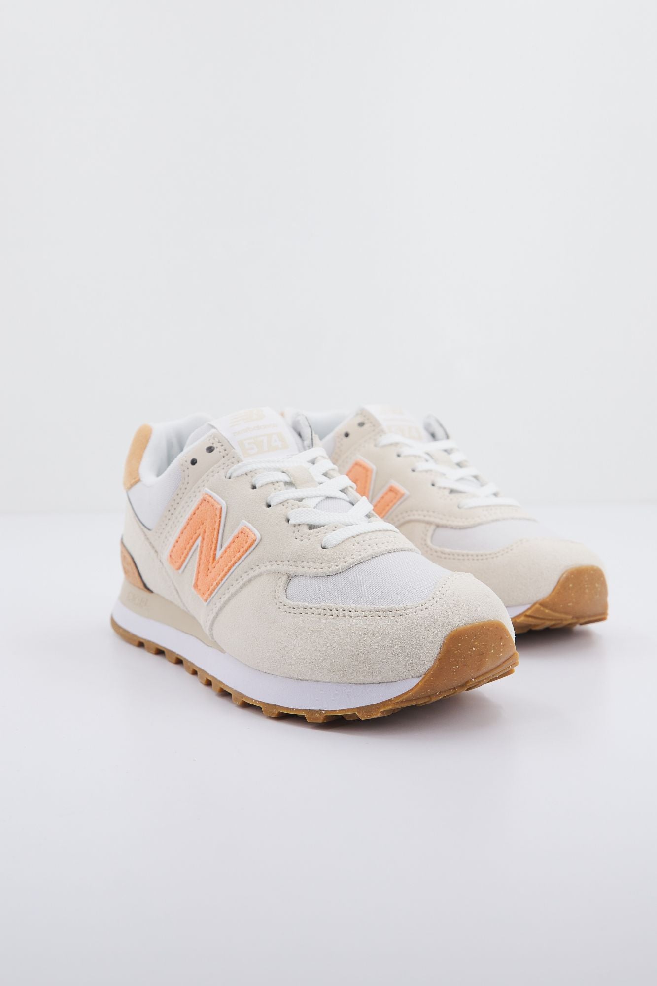NEW BALANCE WL574 RD2 en color BEIS (2)