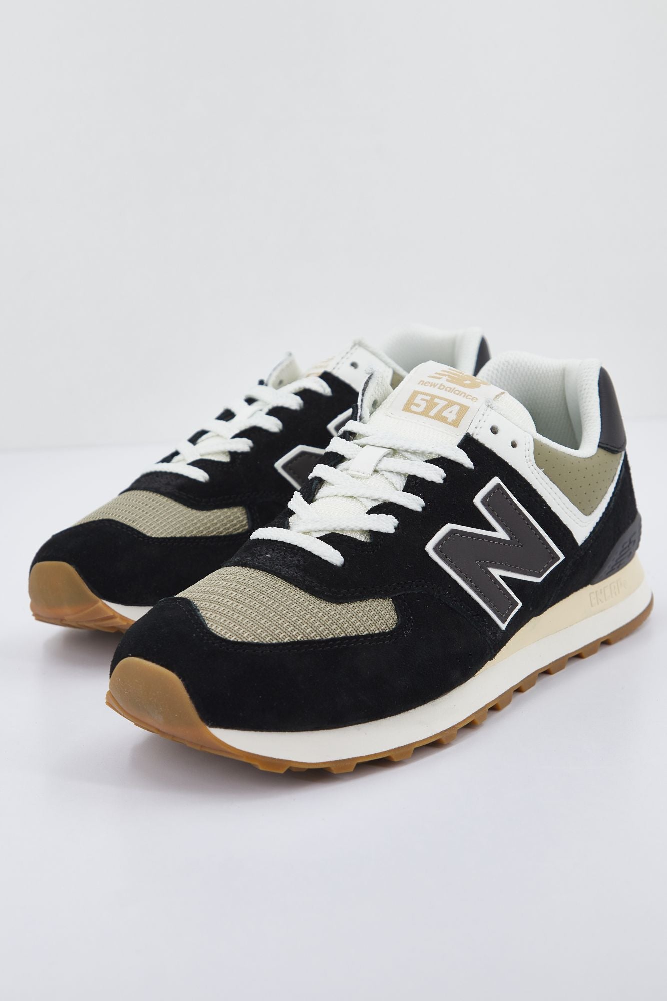 NEW BALANCE ML574 DO en color NEGRO (2)