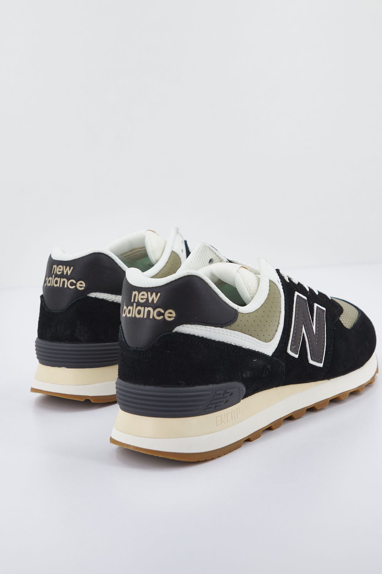 NEW BALANCE ML574 DO en color NEGRO (3)