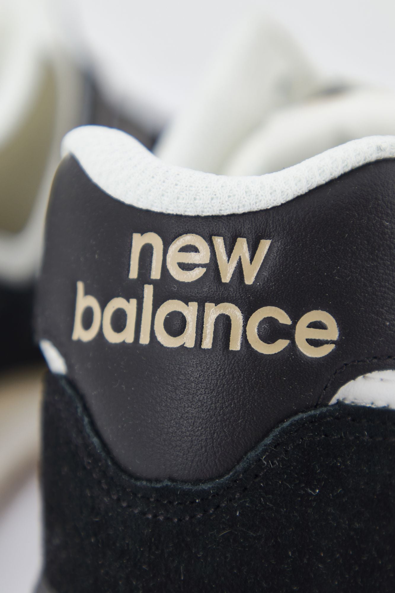 NEW BALANCE ML574 DO en color NEGRO (4)