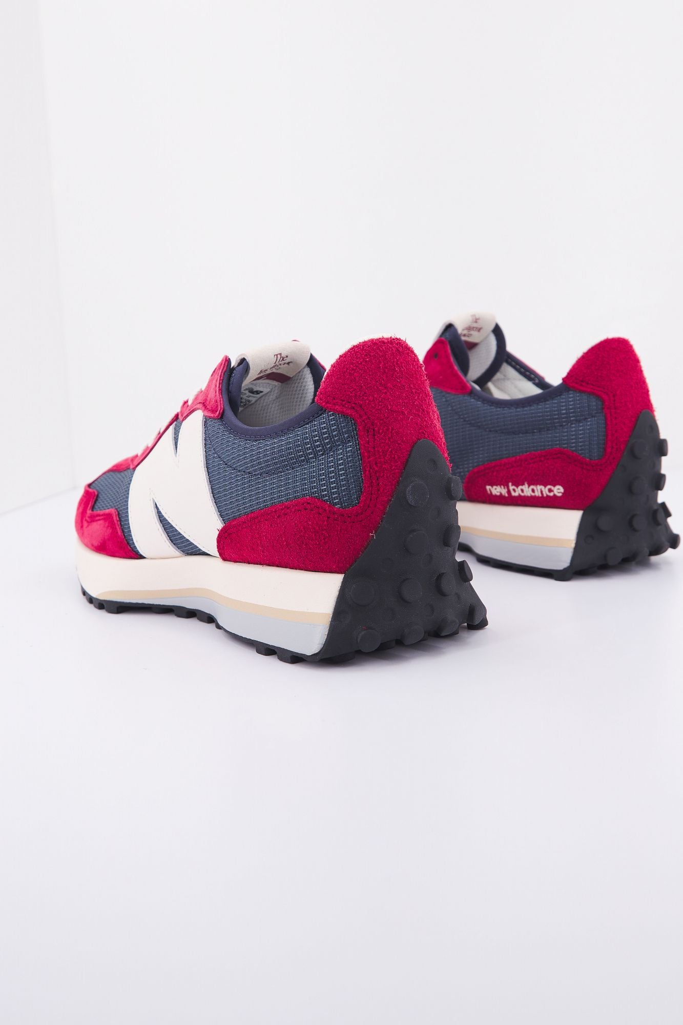 NEW BALANCE MS327 en color BURDEOS (3)