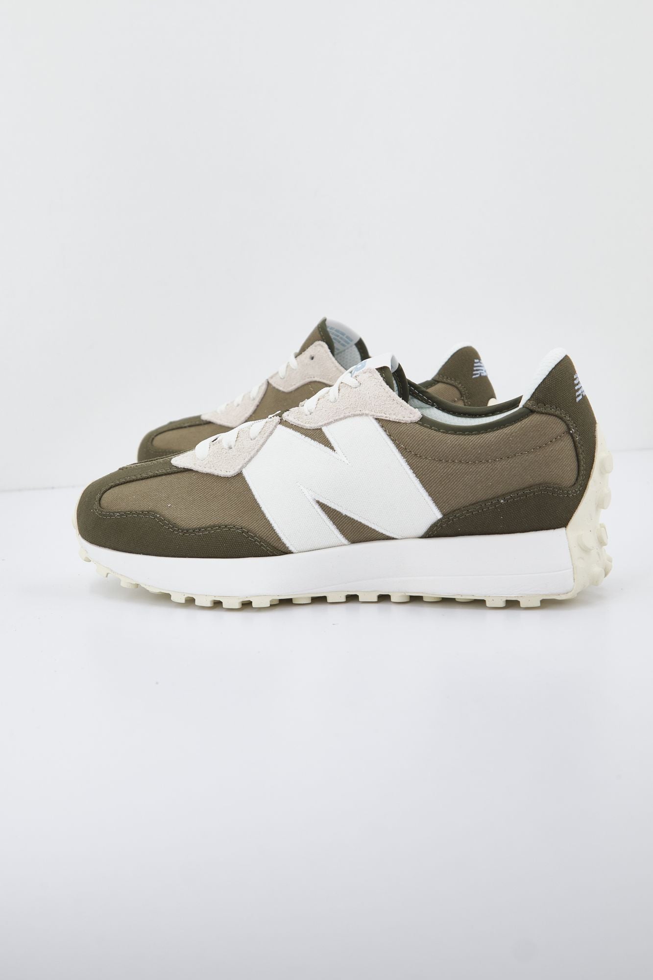 NEW BALANCE MS327 DC en color VERDE (1)