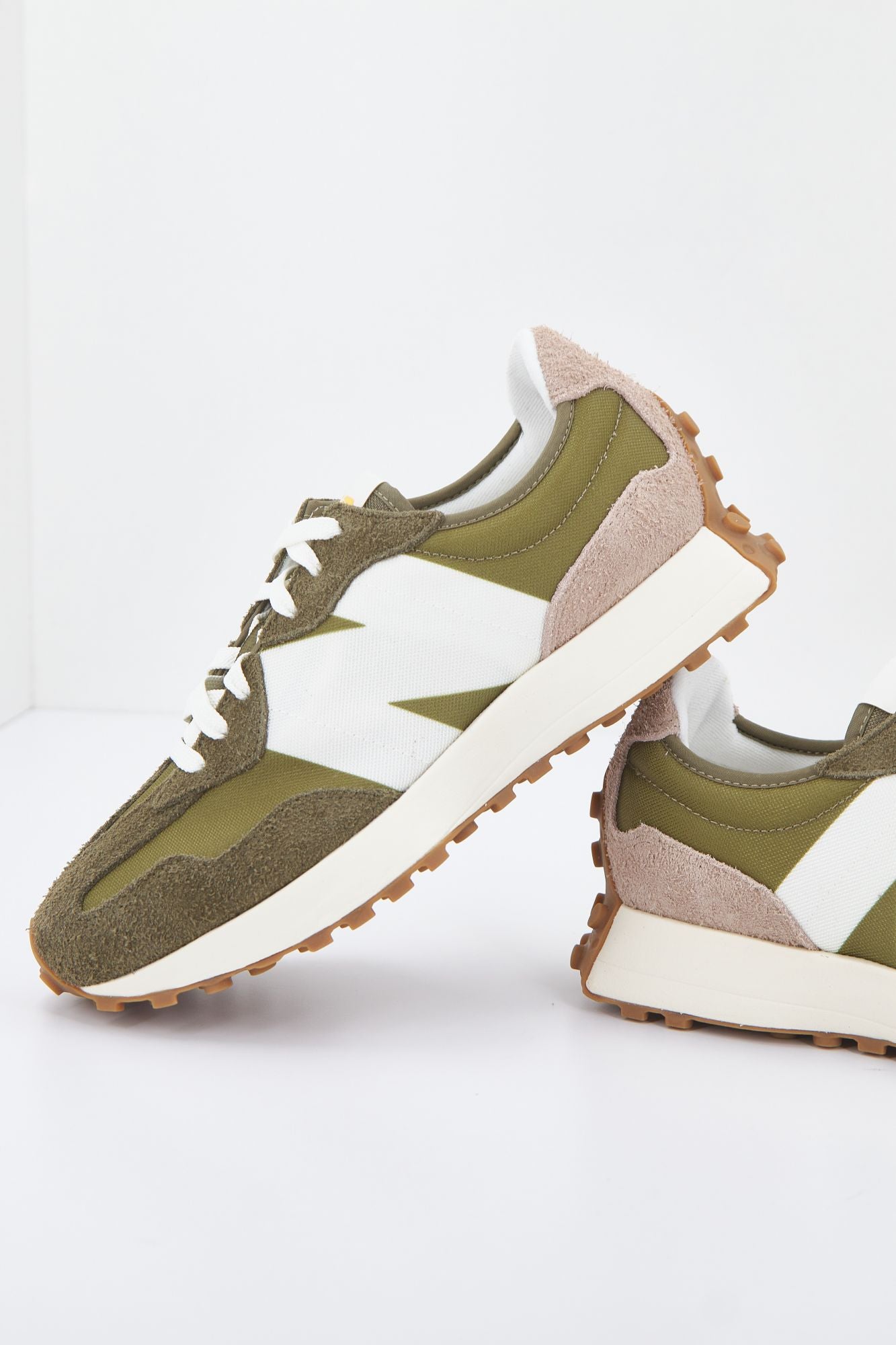 NEW BALANCE MS327 UG en color VERDE (1)