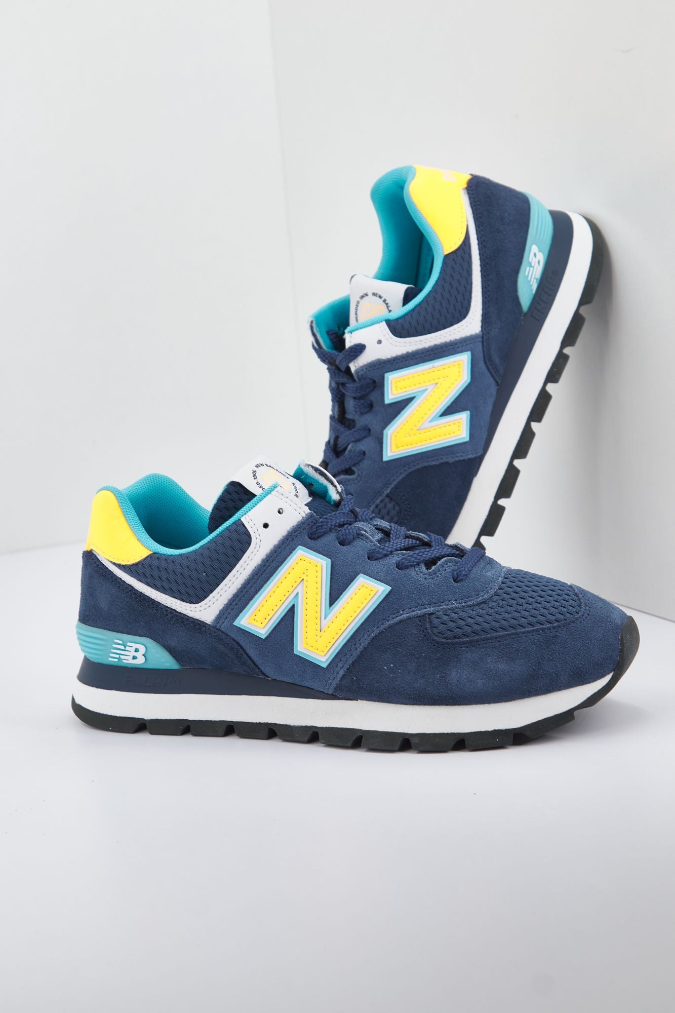 NEW BALANCE ML574D U2 LIFESTYLE en color AZUL (1)