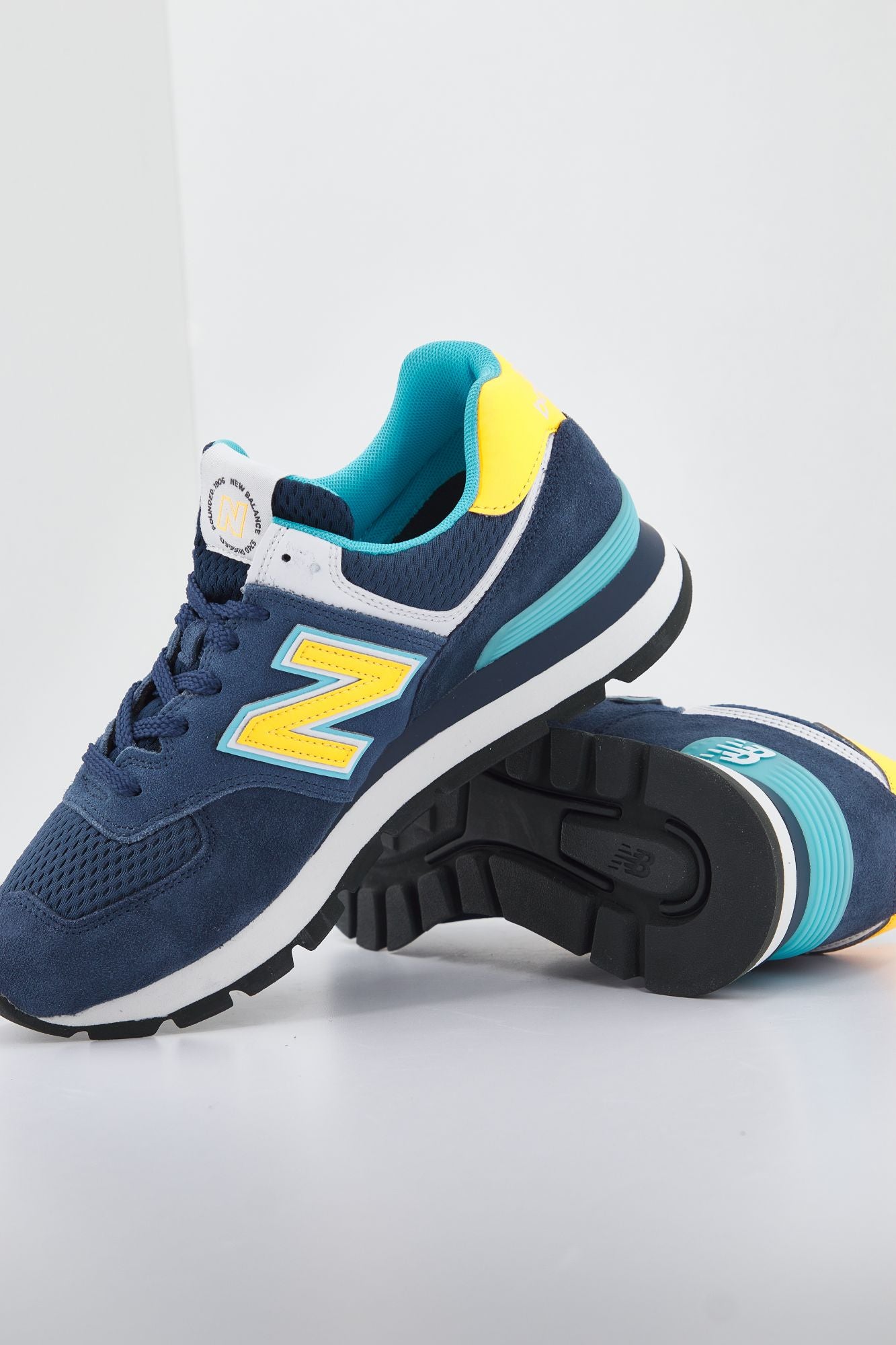 NEW BALANCE ML574D U2 LIFESTYLE en color AZUL (2)