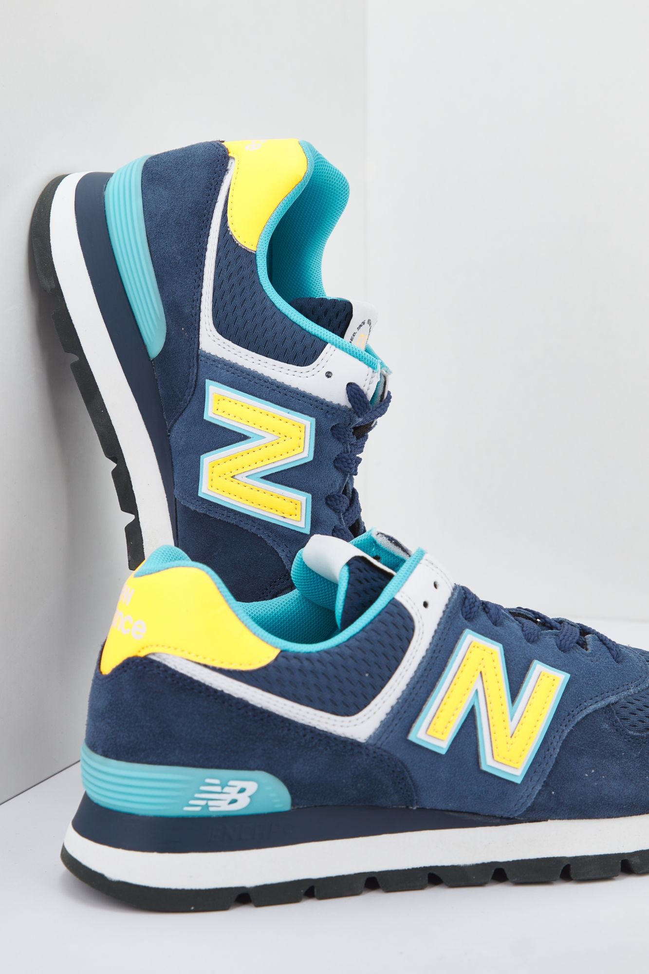 NEW BALANCE ML574D U2 LIFESTYLE en color AZUL (3)
