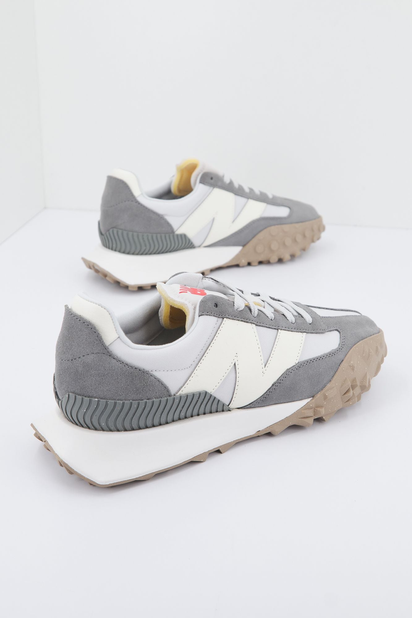 NEW BALANCE UXC72 QK en color GRIS (1)