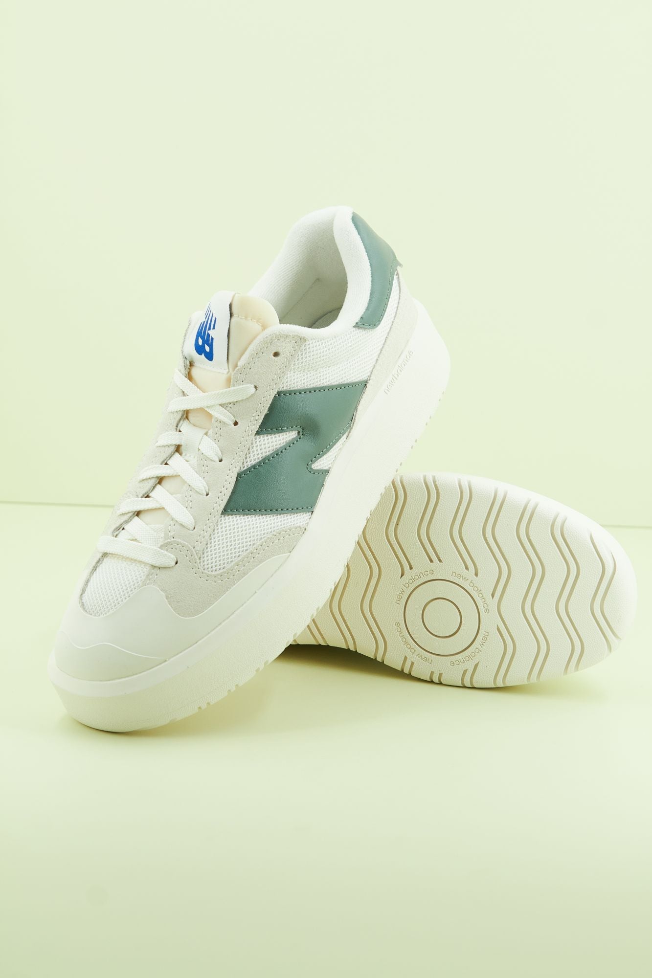 NEW BALANCE CT302 RO en color BLANCO (2)