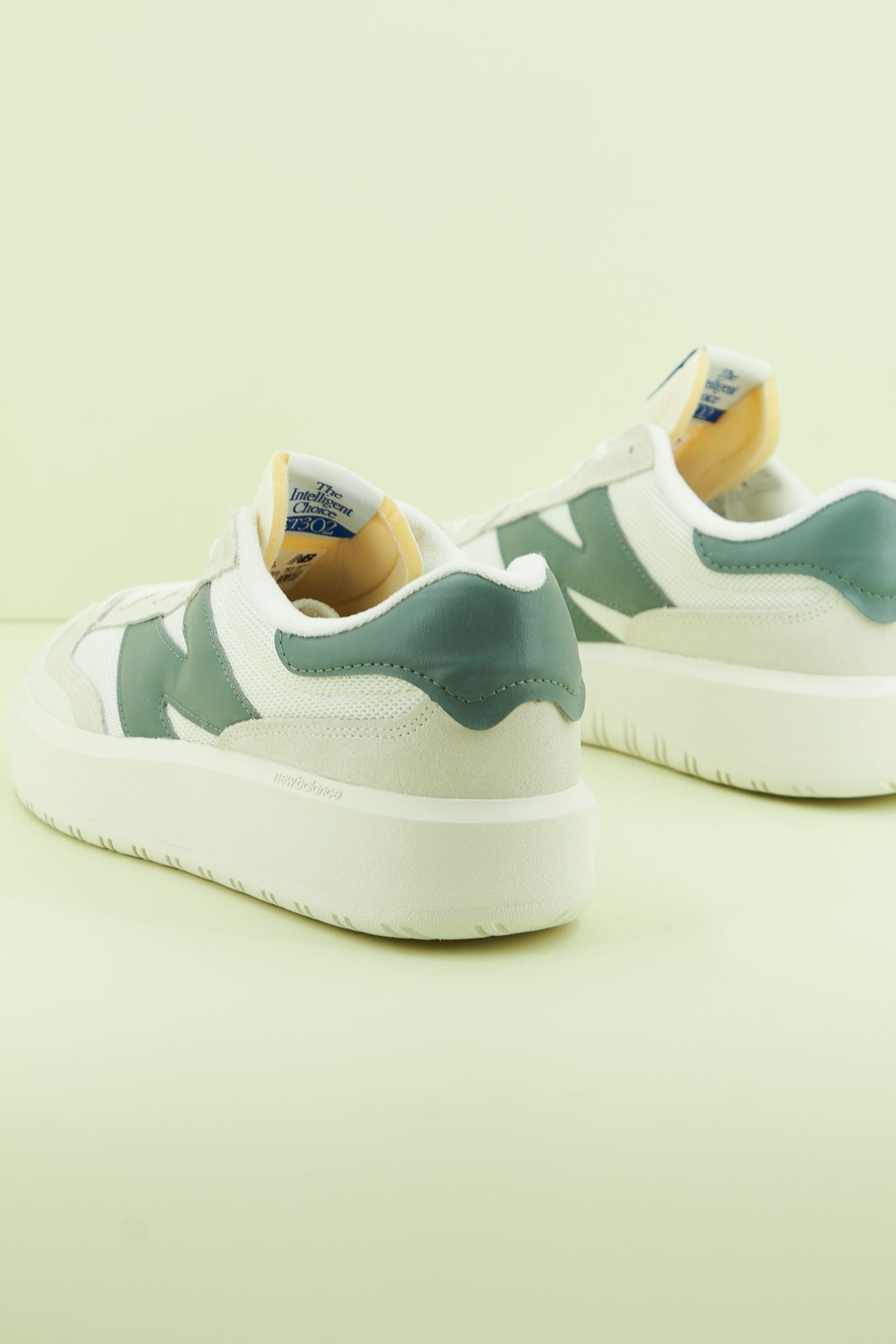 NEW BALANCE CT302 RO en color BLANCO (3)