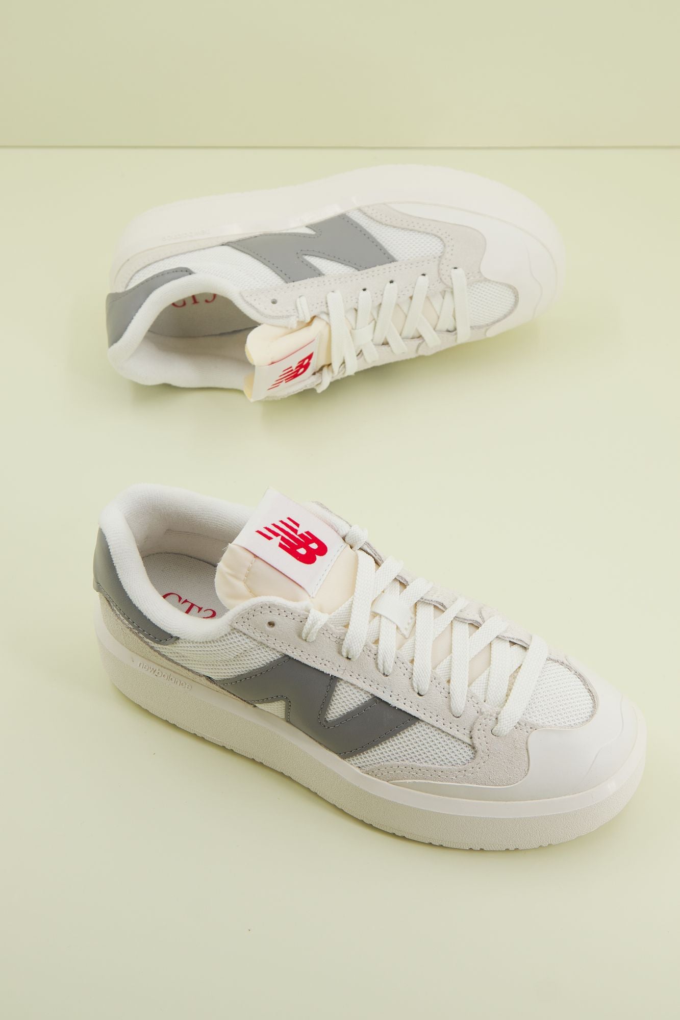 NEW BALANCE CT302 RS en color BLANCO (1)