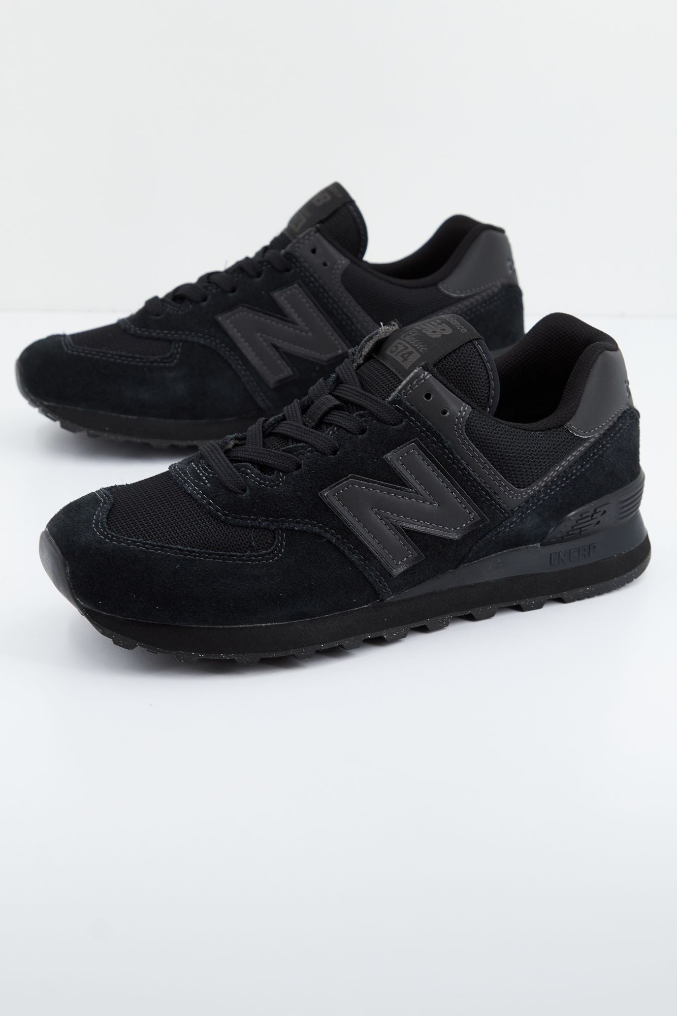 NEW BALANCE ML574 EVE CLASSIC V3 en color NEGRO (1)