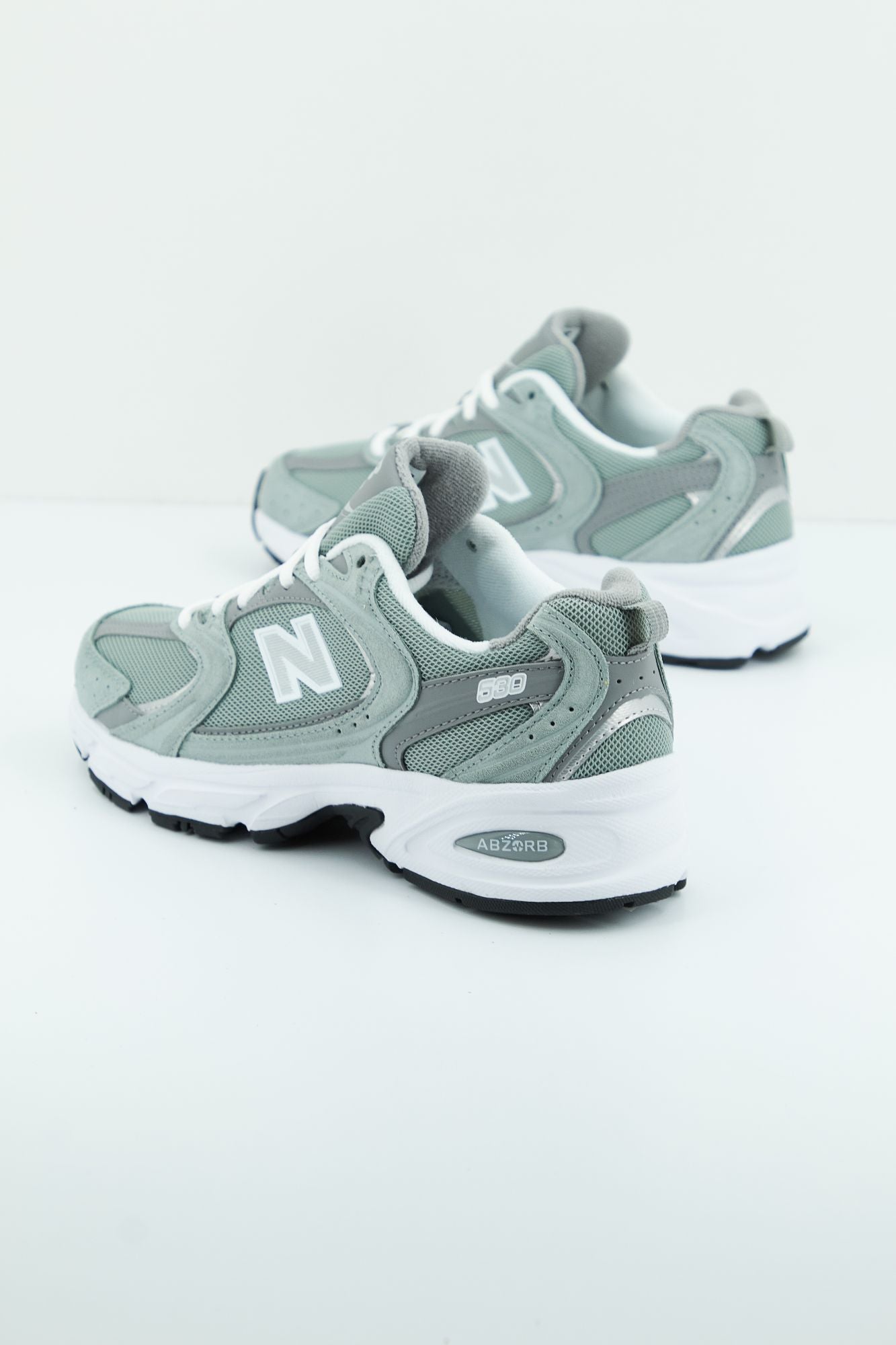 NEW BALANCE MR530 CM en color VERDE (2)