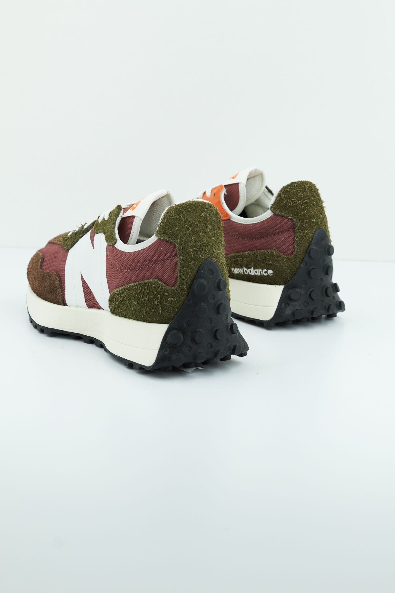 NEW BALANCE MS327 HD en color MARRON (3)