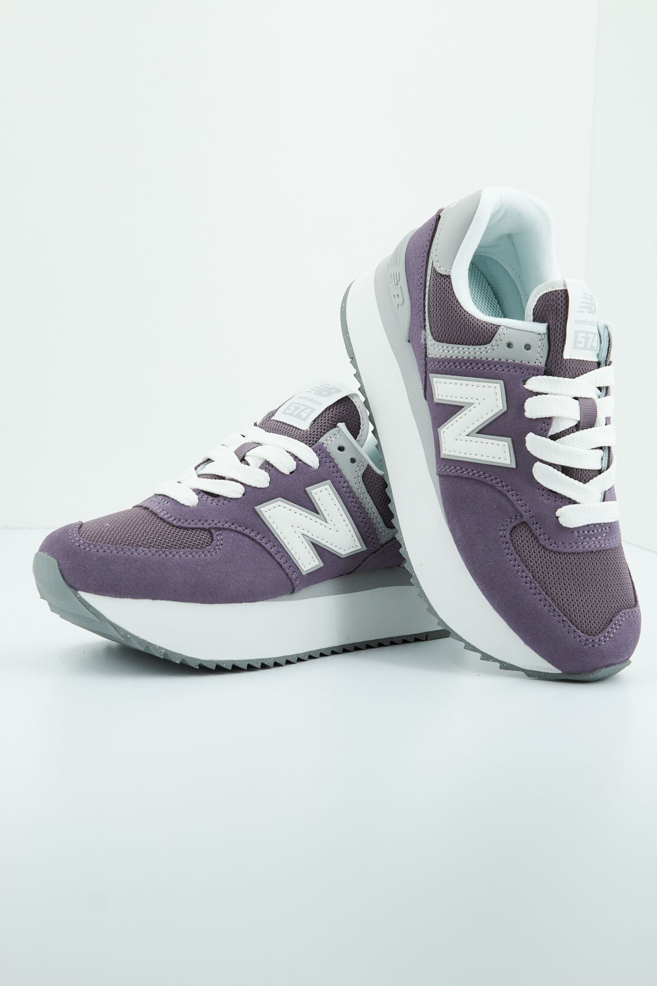 NEW BALANCE WL574 ZSP en color VIOLETA (2)