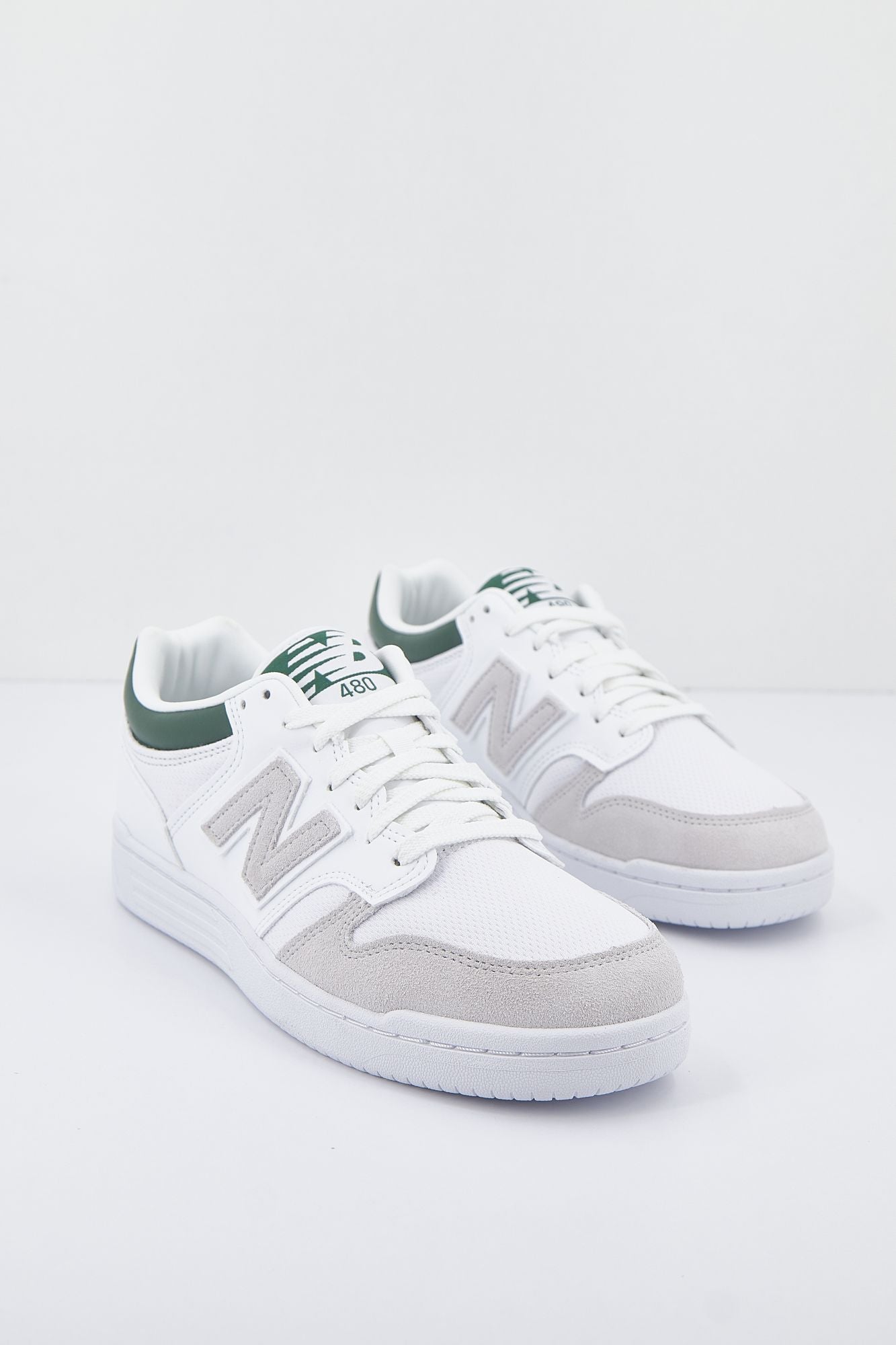NEW BALANCE BB480 LKD RETRO HOOPS en color BLANCO (1)