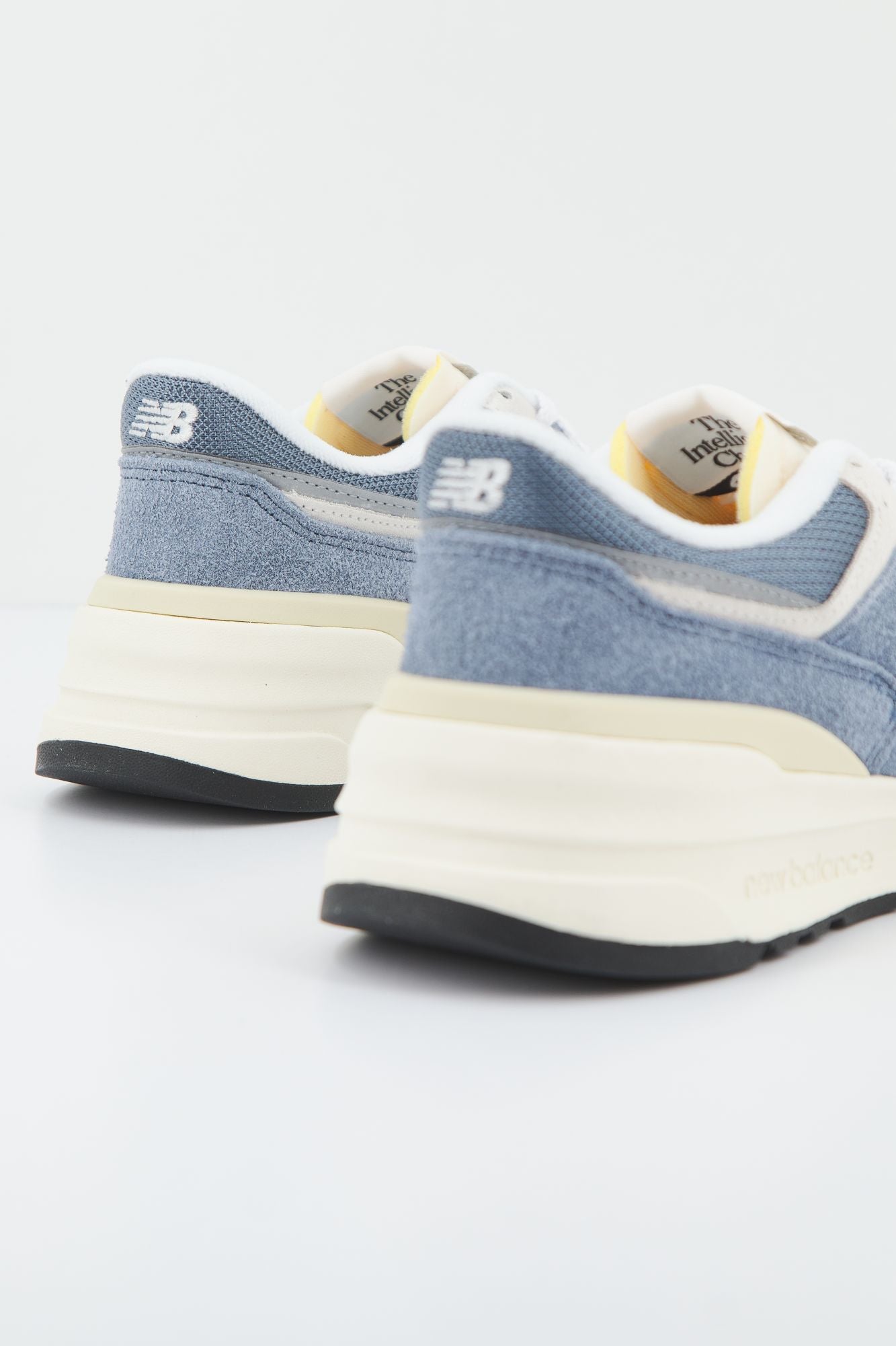 NEW BALANCE U997 RCD en color AZUL (4)