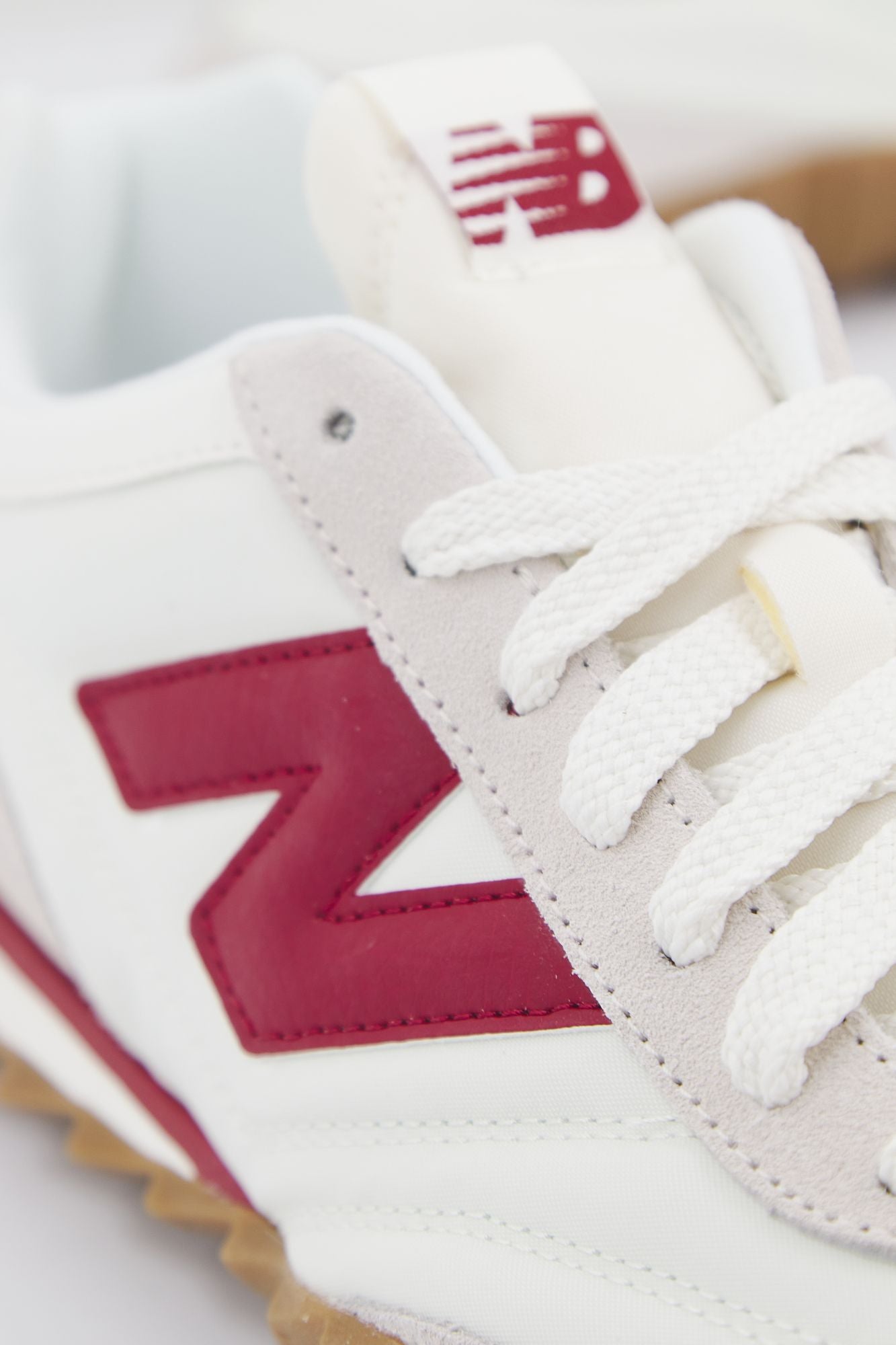 NEW BALANCE URC30 AH LIFESTYLE en color ROJO (4)