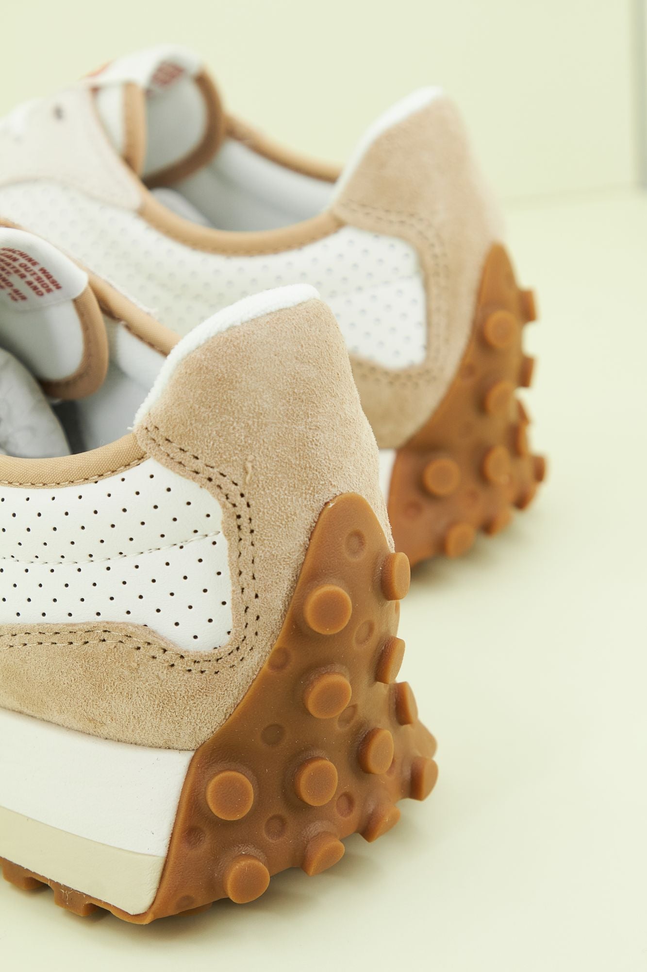 NEW BALANCE MS327 PS en color BLANCO (3)