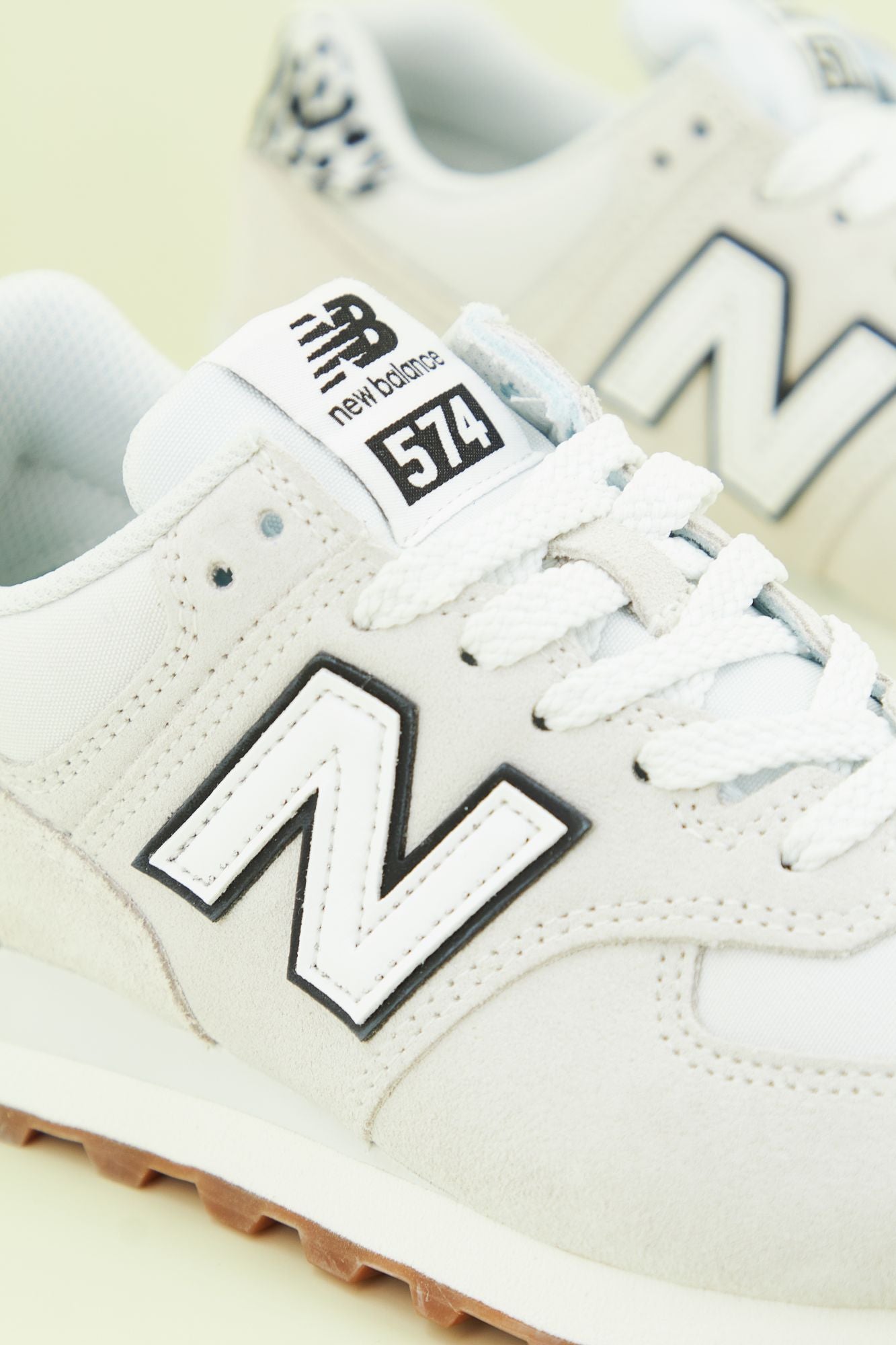 NEW BALANCE WL574 XW2 en color BLANCO (4)