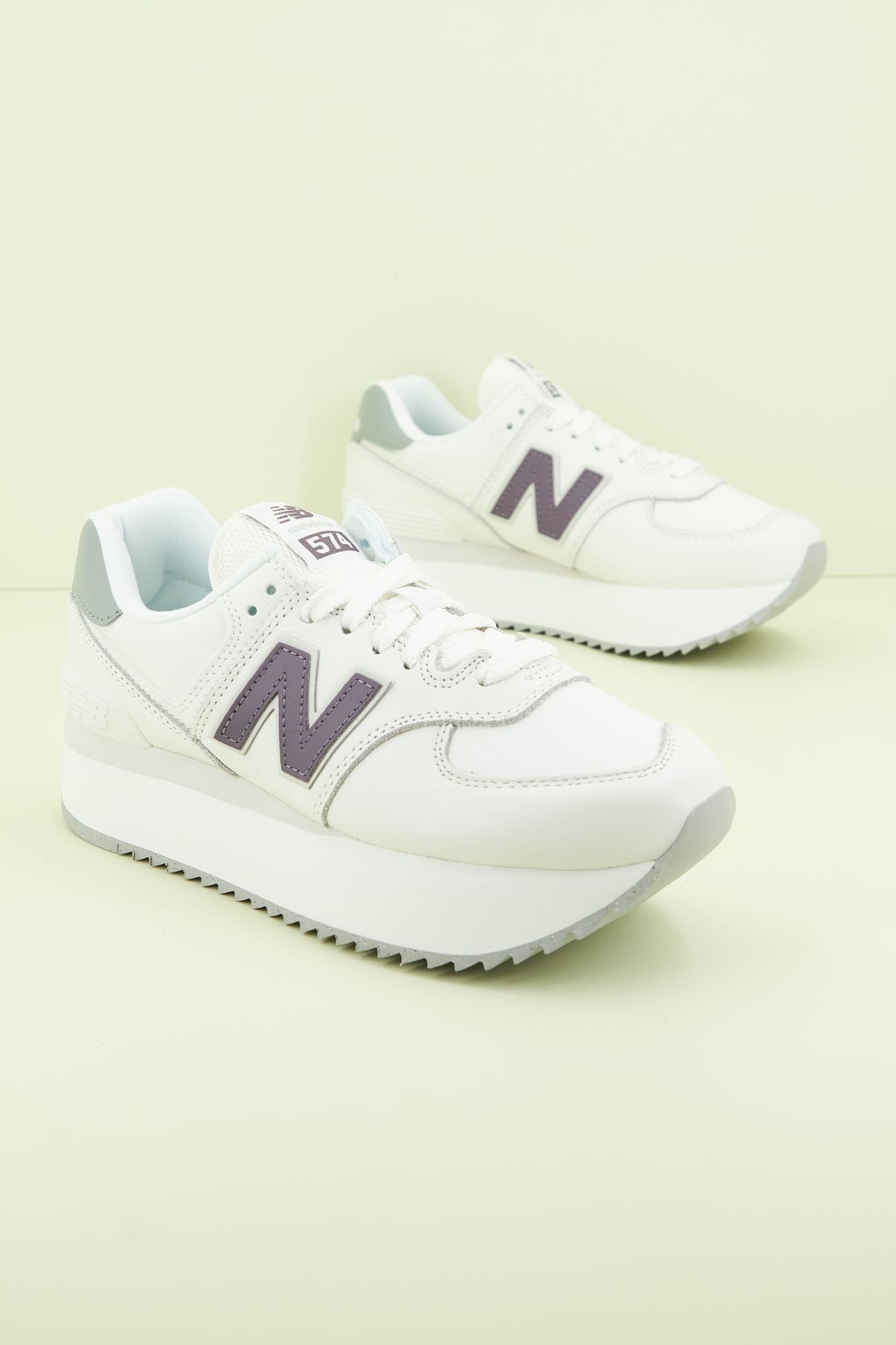 NEW BALANCE WL574 ZFG en color BLANCO (1)