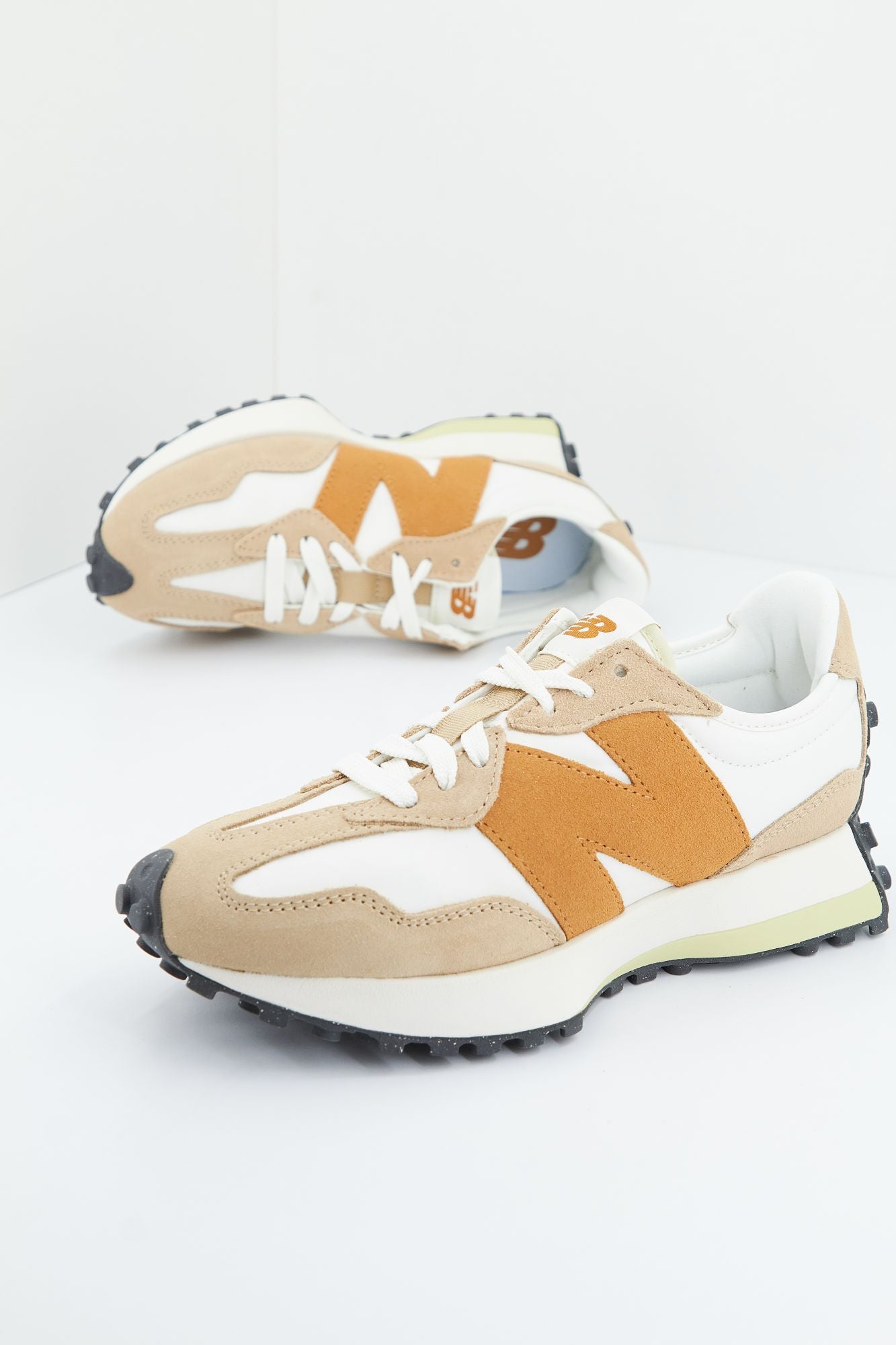 NEW BALANCE WS327 PT en color MARRON (1)