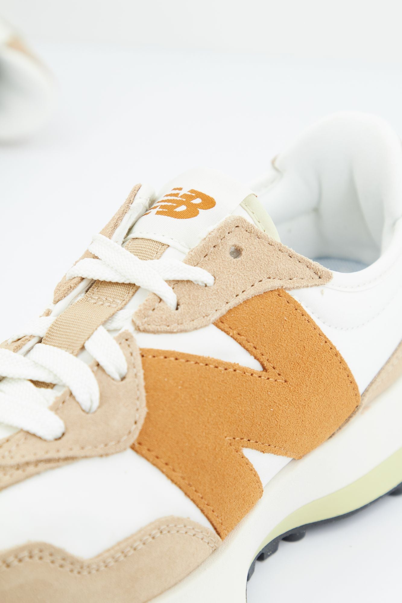 NEW BALANCE WS327 PT en color MARRON (4)