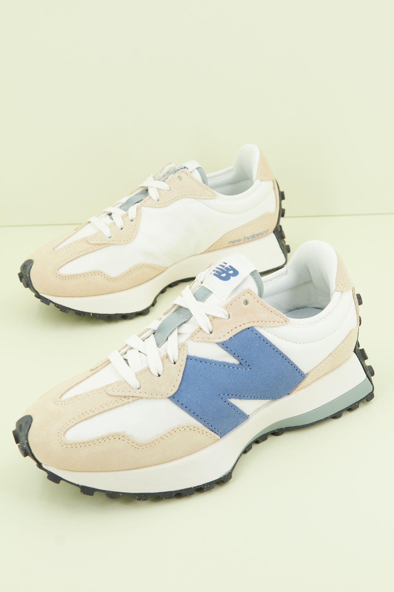 NEW BALANCE WS327 PV en color BEIS (1)