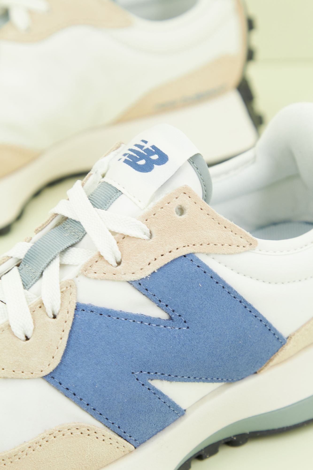 NEW BALANCE WS327 PV en color BEIS (4)