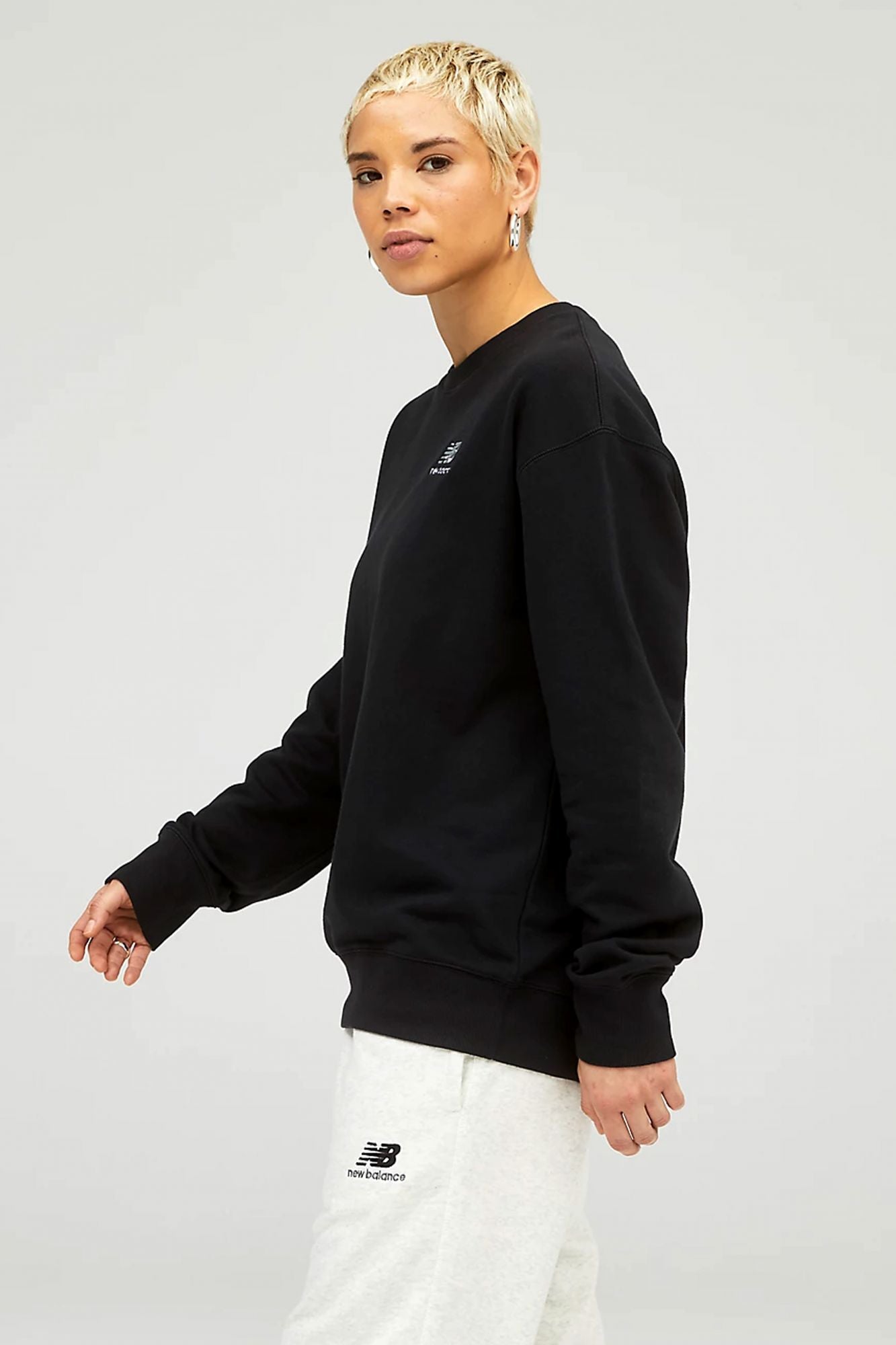 NEW BALANCE FRENCH SWEATSHIRT en color NEGRO (2)