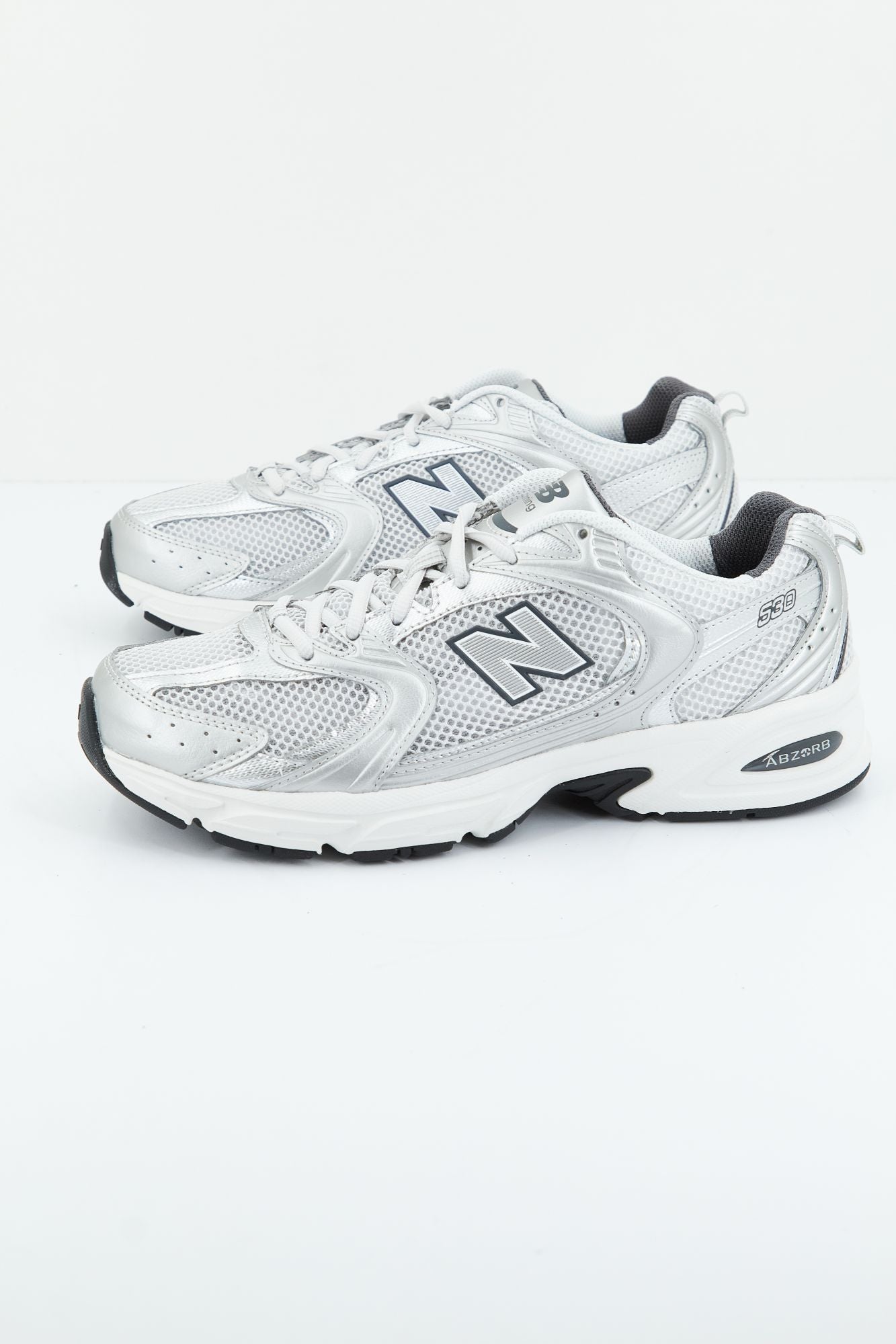 NEW BALANCE MR530 LG en color GRIS (2)