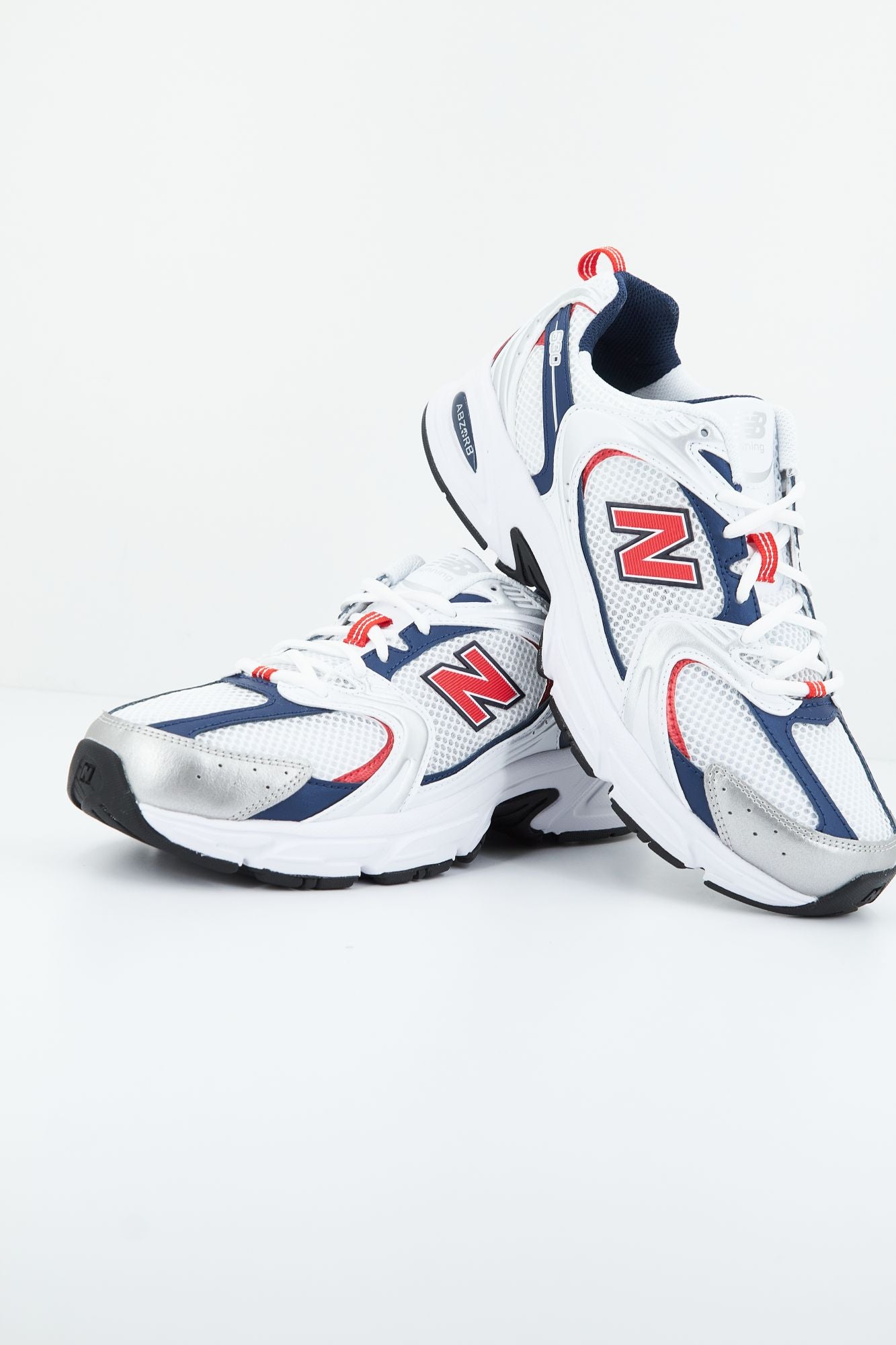 NEW BALANCE MR530 LO en color BLANCO (1)