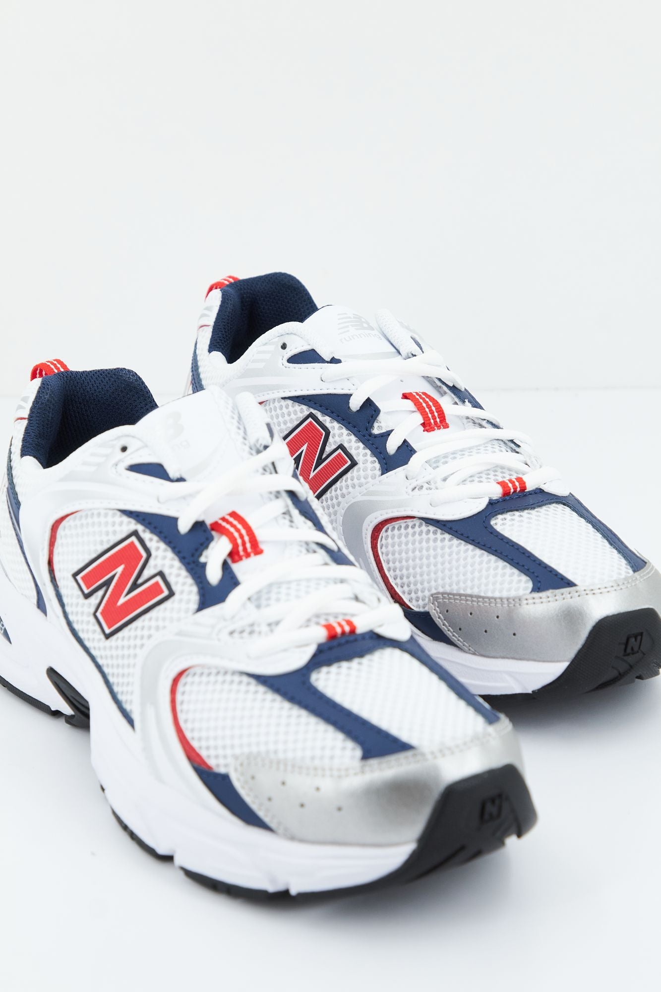 NEW BALANCE MR530 LO en color BLANCO (2)