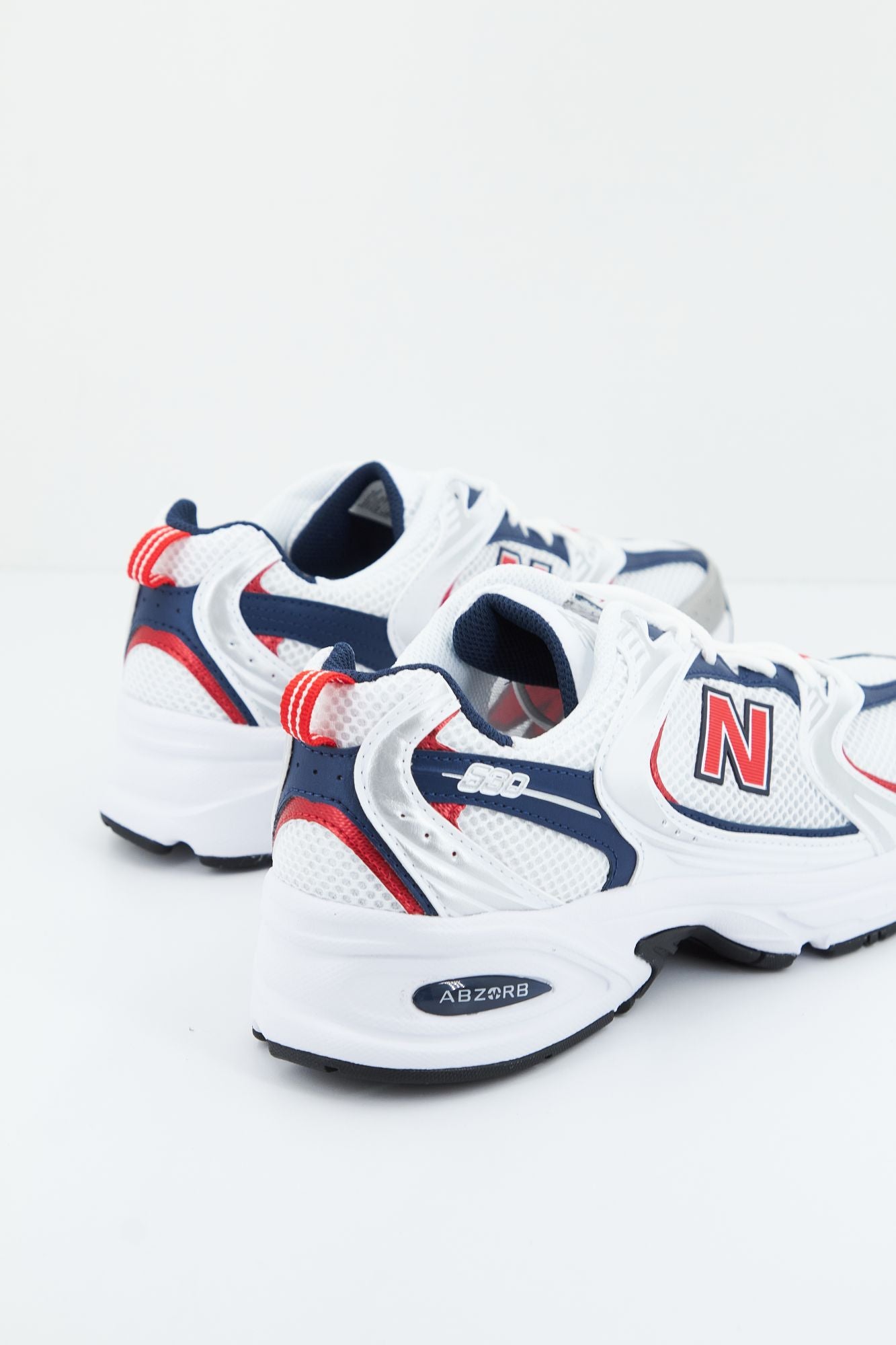 NEW BALANCE MR530 LO en color BLANCO (3)