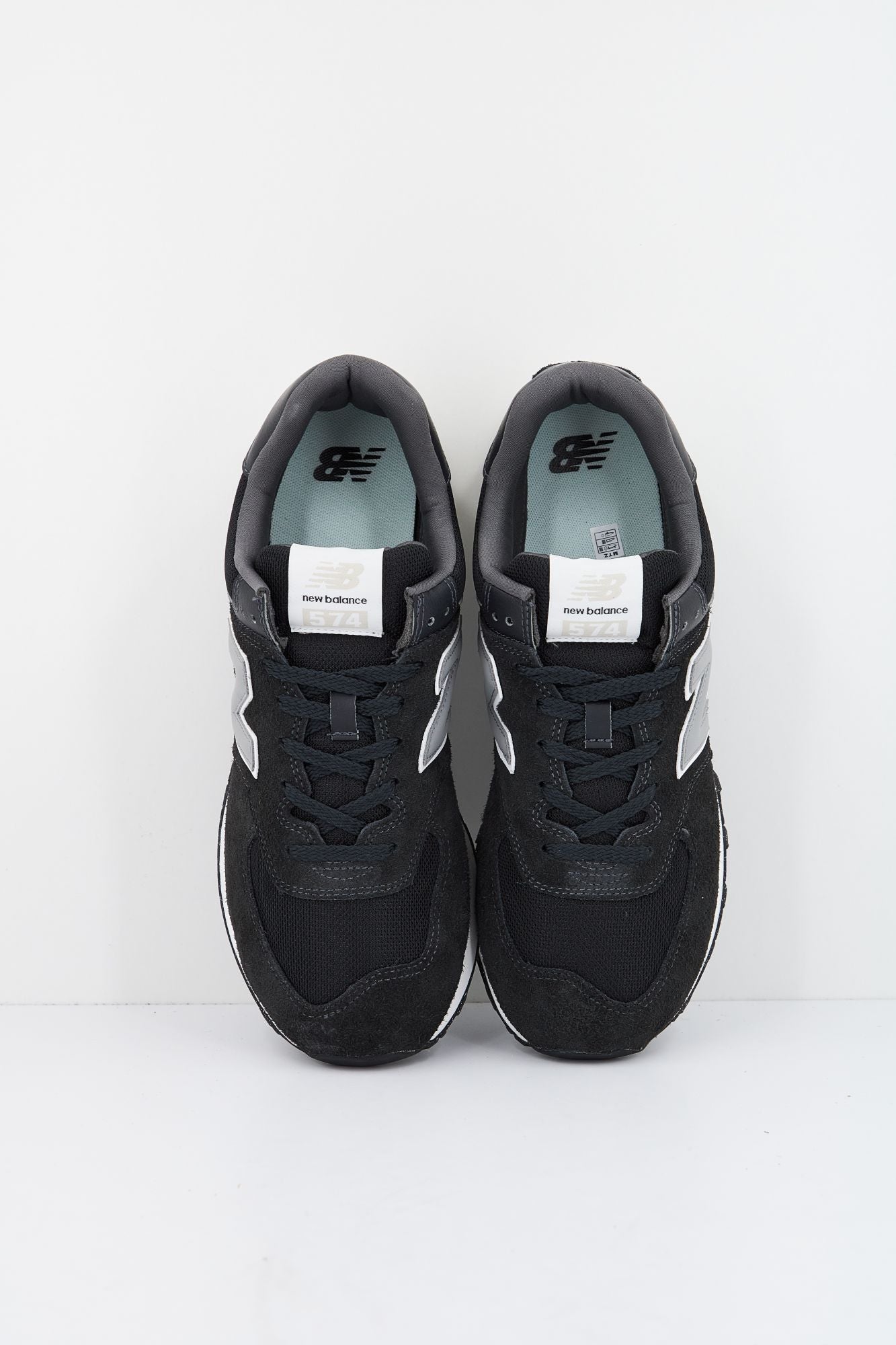 NEW BALANCE U574SBG en color NEGRO (2)