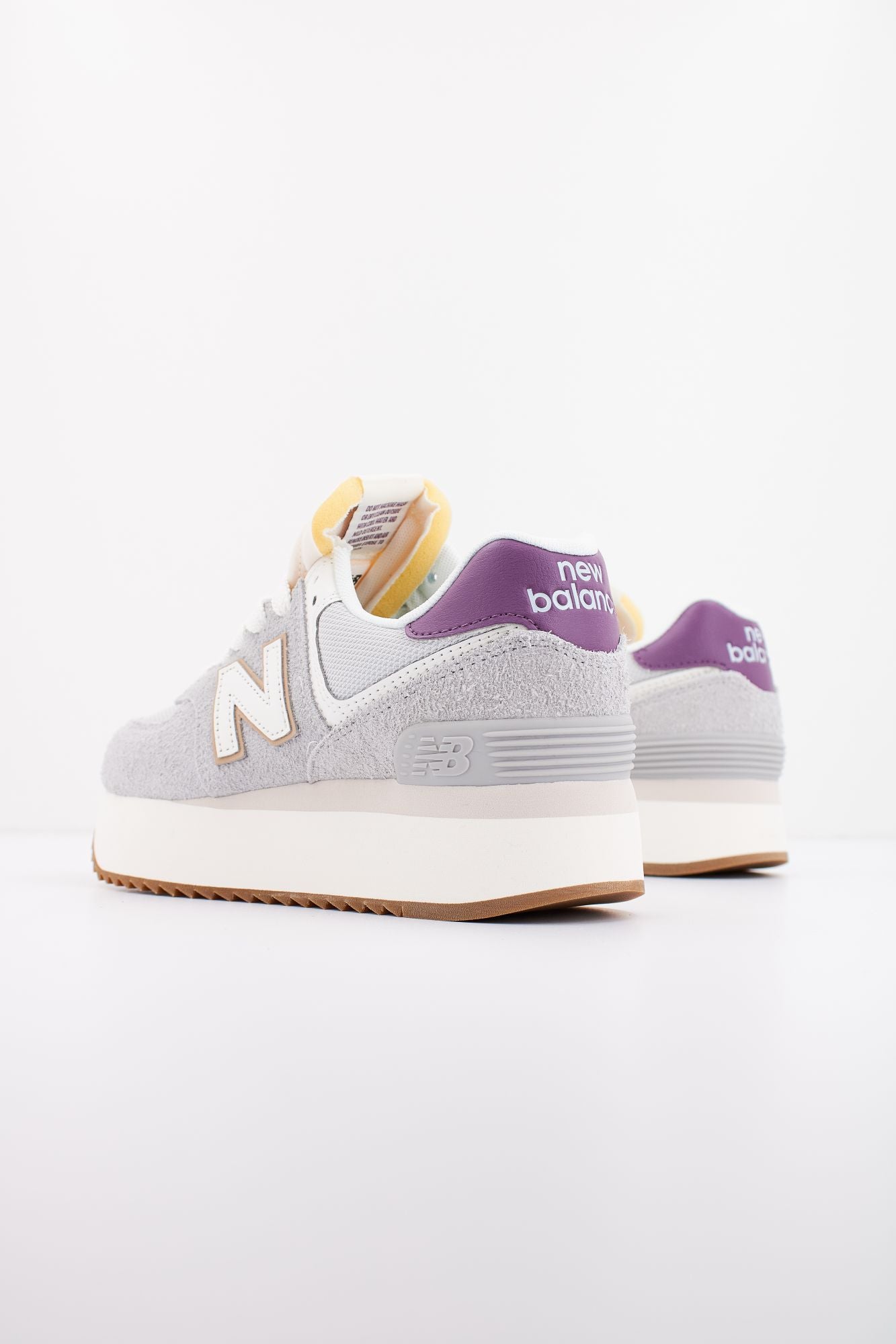 NEW BALANCE WL574ZCO en color GRIS (3)