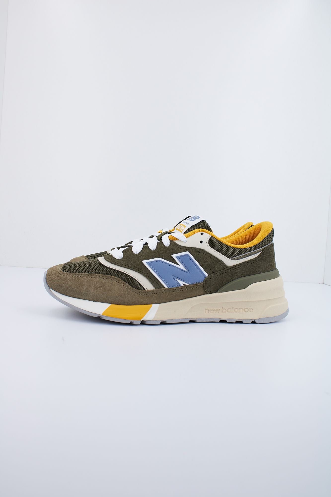 NEW BALANCE U997RBB en color VERDE (1)