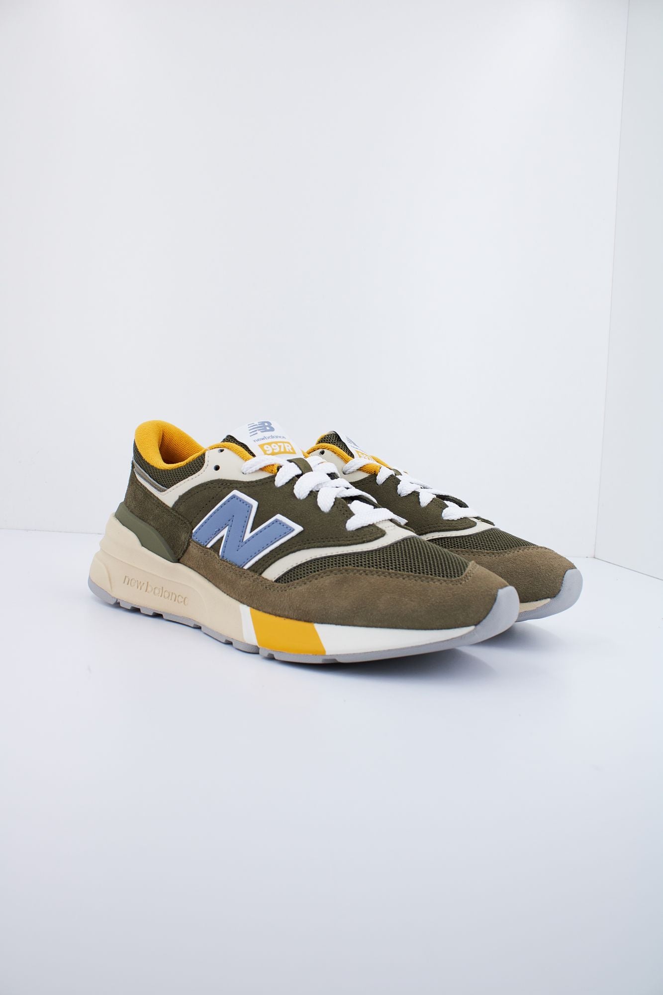 NEW BALANCE U997RBB en color VERDE (2)