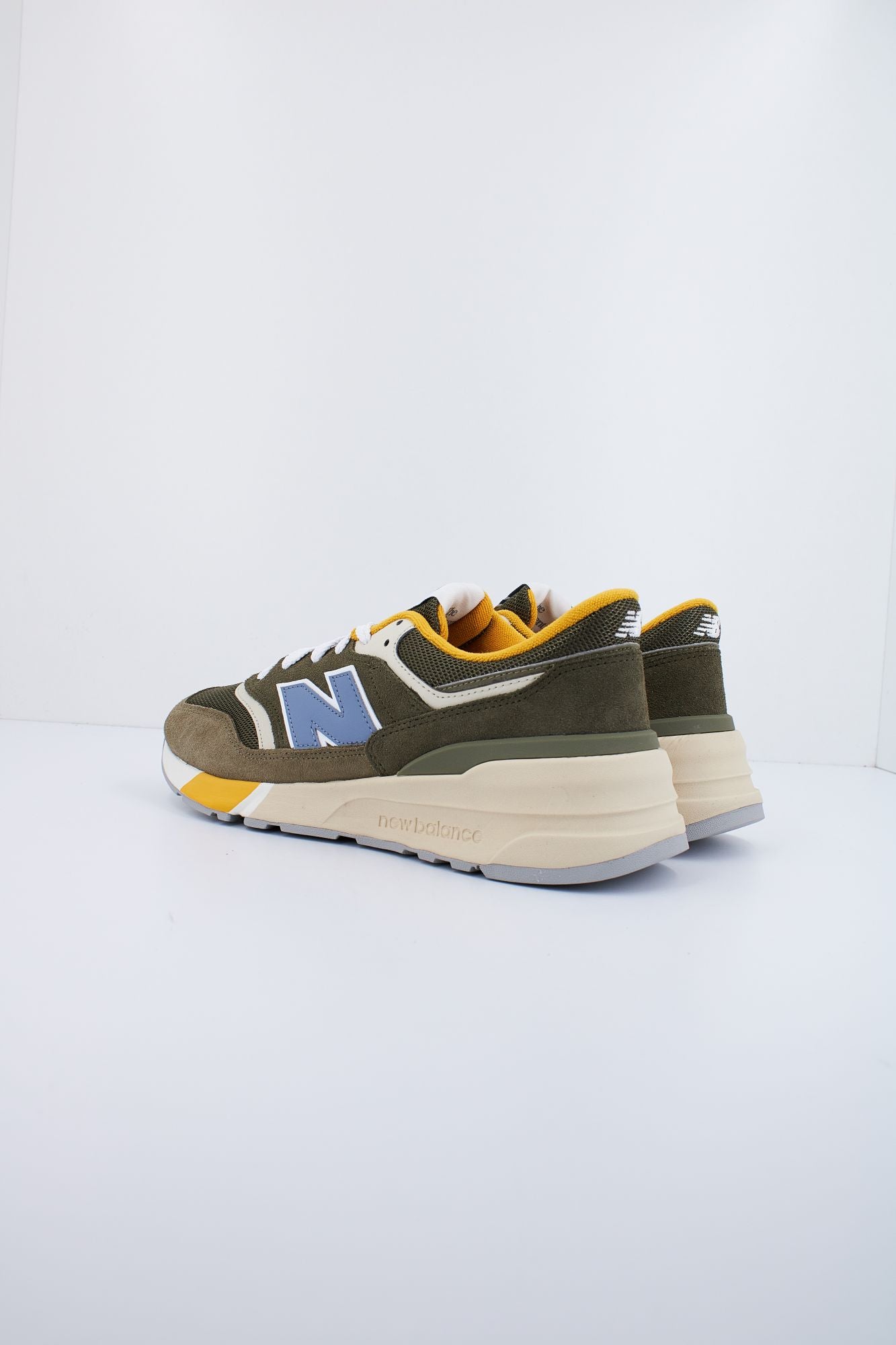 NEW BALANCE U997RBB en color VERDE (3)