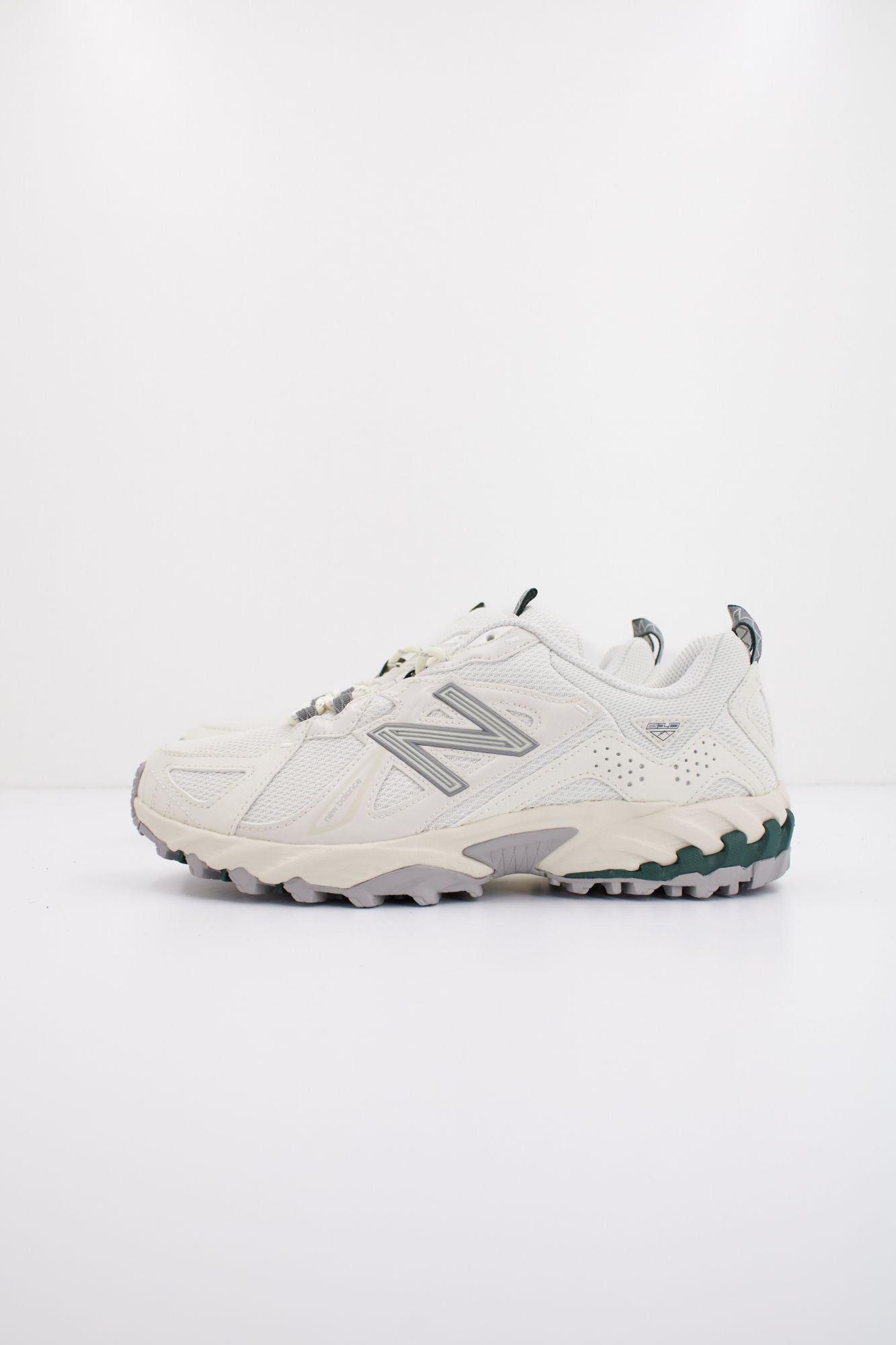 NEW BALANCE ML610 TAG en color BLANCO (1)