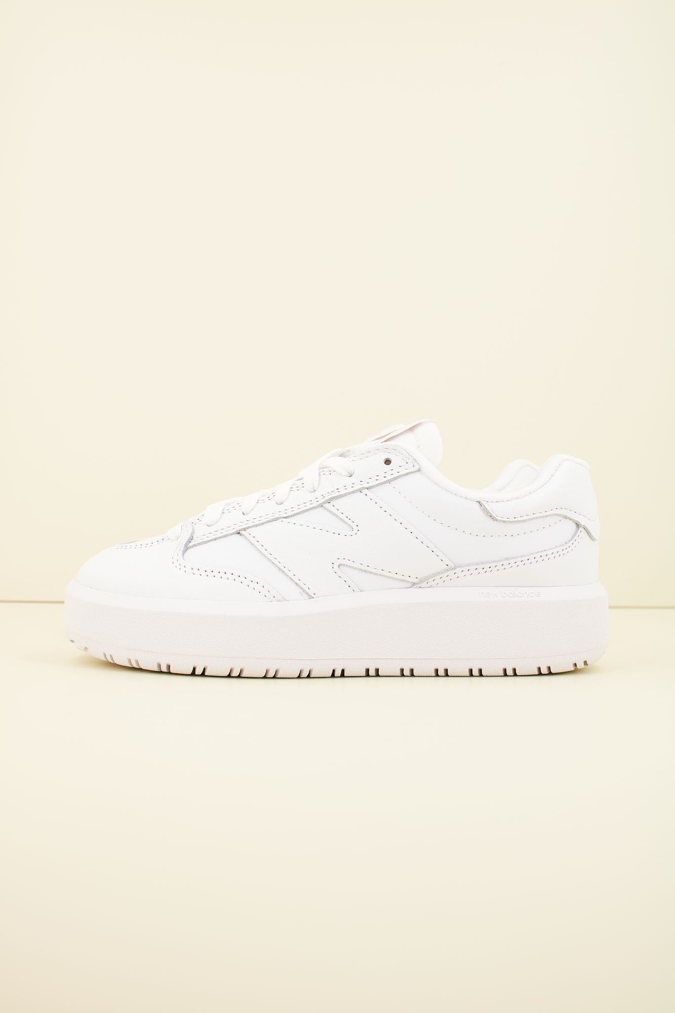 NEW BALANCE CT302 CLA en color BLANCO (1)