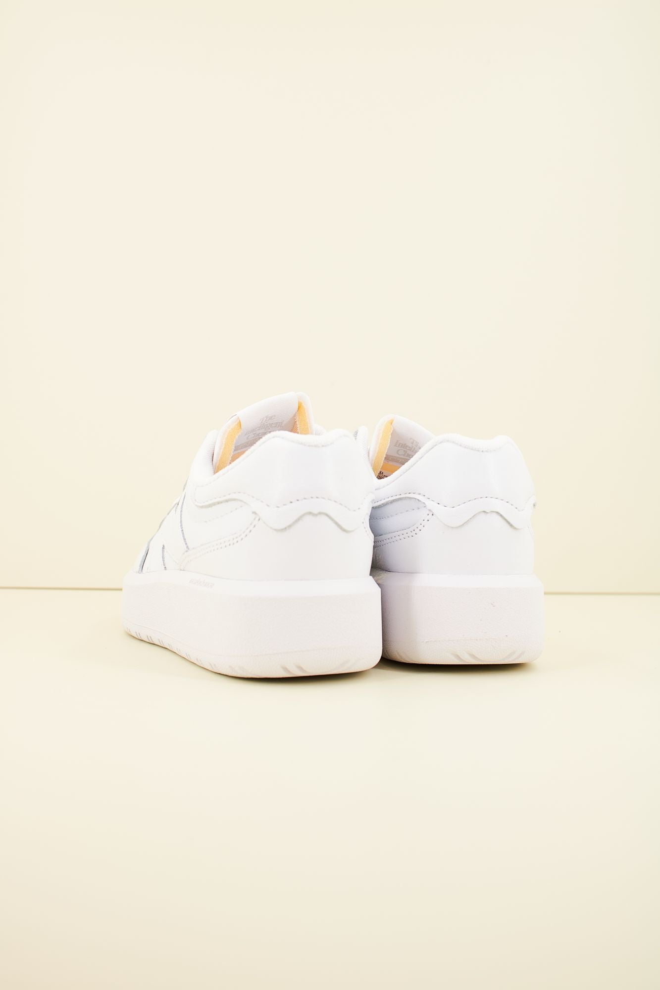 NEW BALANCE CT302 CLA en color BLANCO (3)