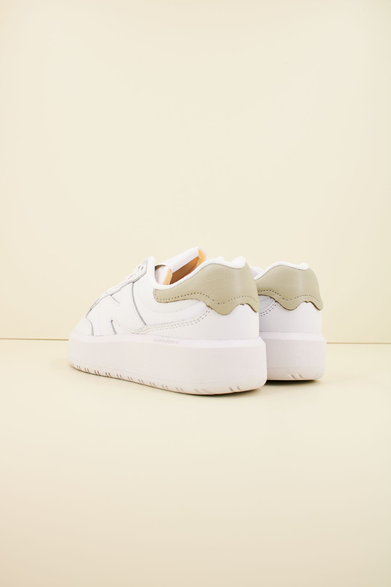 NEW BALANCE CT302 CLC en color BLANCO (3)