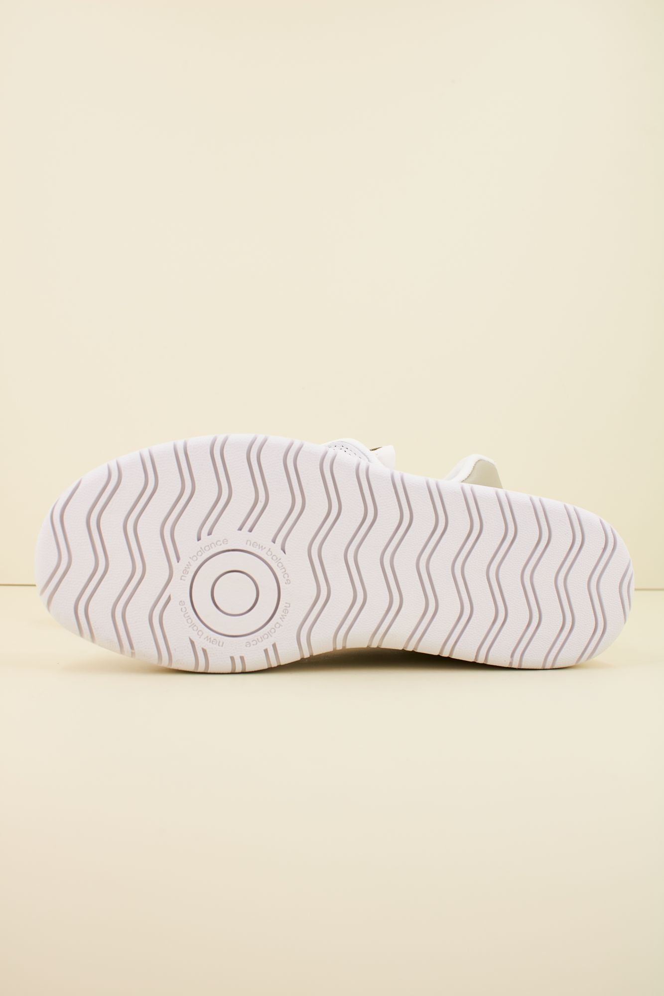 NEW BALANCE CT302 CLC en color BLANCO (4)