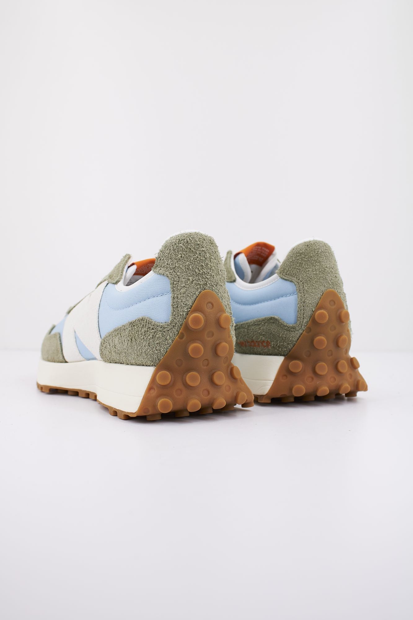 NEW BALANCE U327 SC en color VERDE (3)