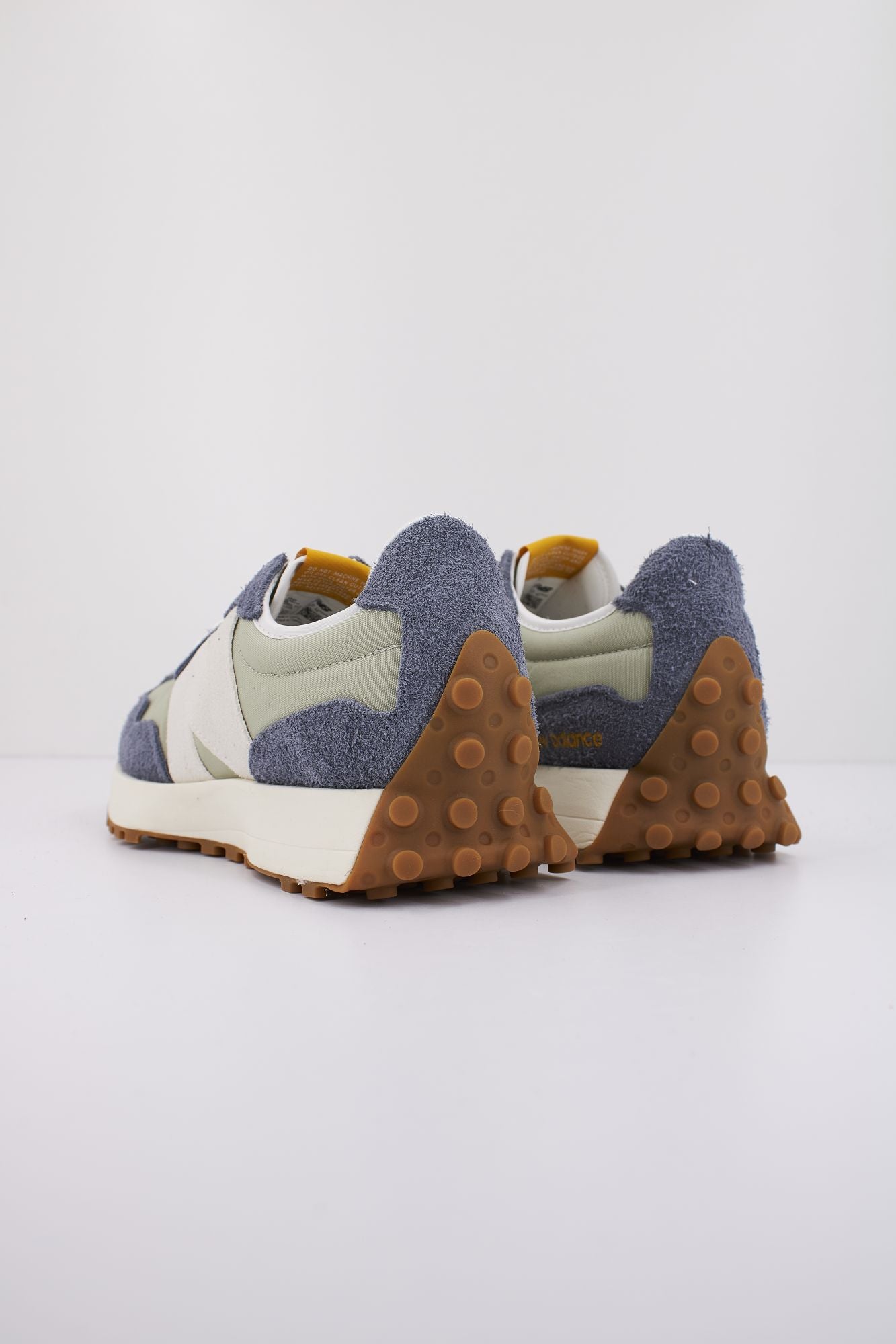 NEW BALANCE U327 SD en color AZUL (3)