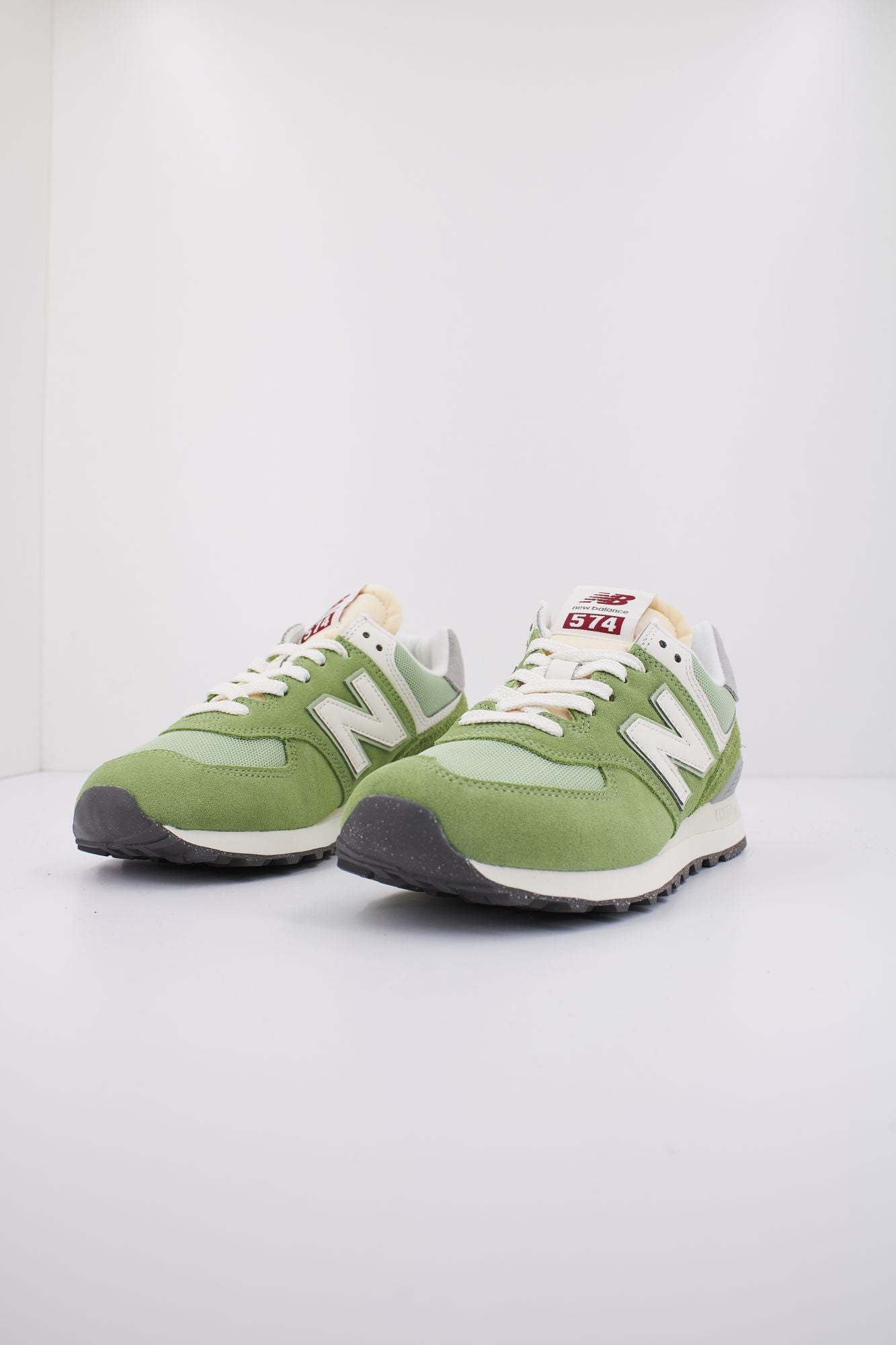 NEW BALANCE U574 RCC en color VERDE (2)