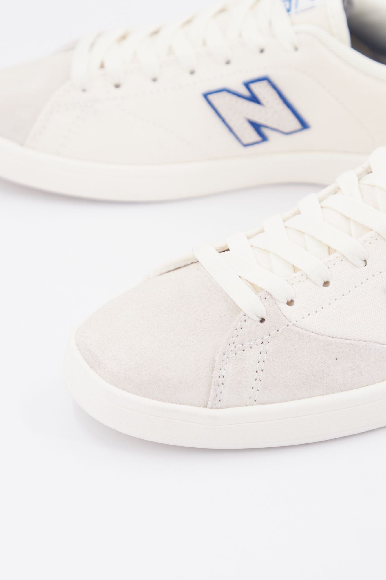 NEW BALANCE NM505 PRO en color BEIS (2)