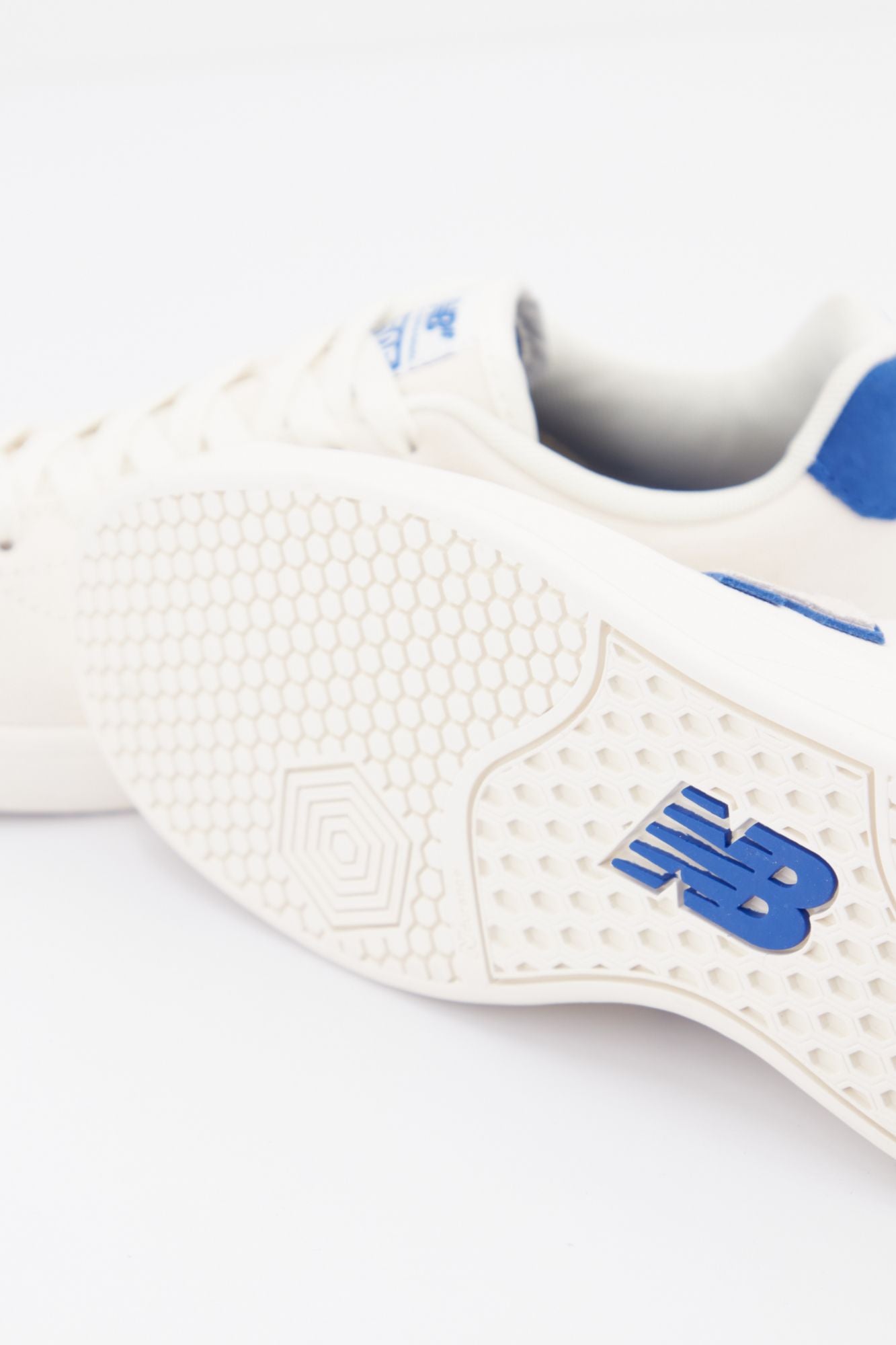 NEW BALANCE NM505 PRO en color BEIS (4)