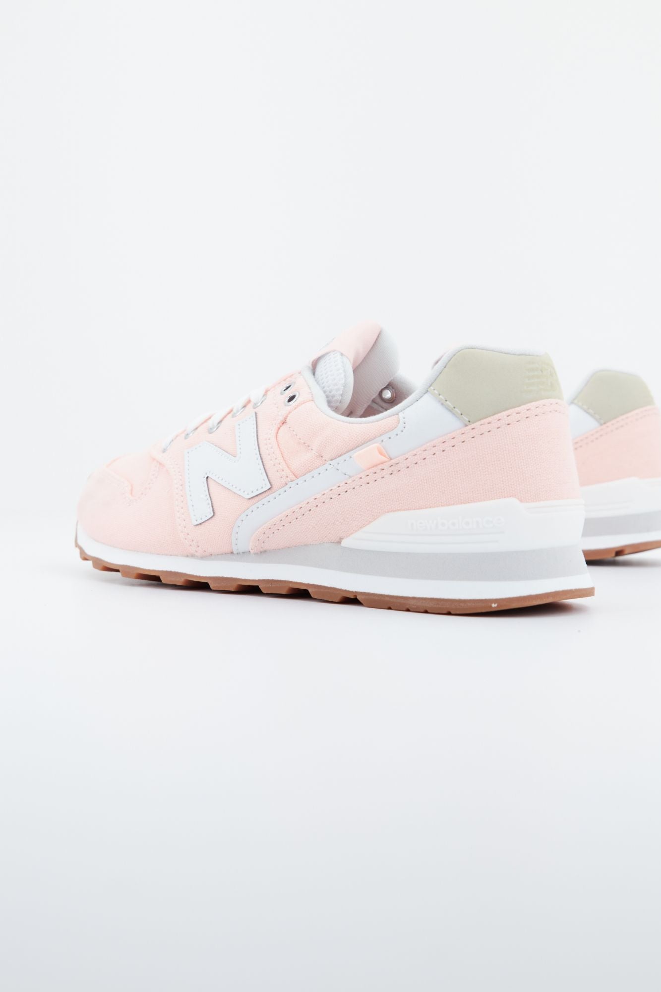 NEW BALANCE WL996 WCA en color ROSA (3)