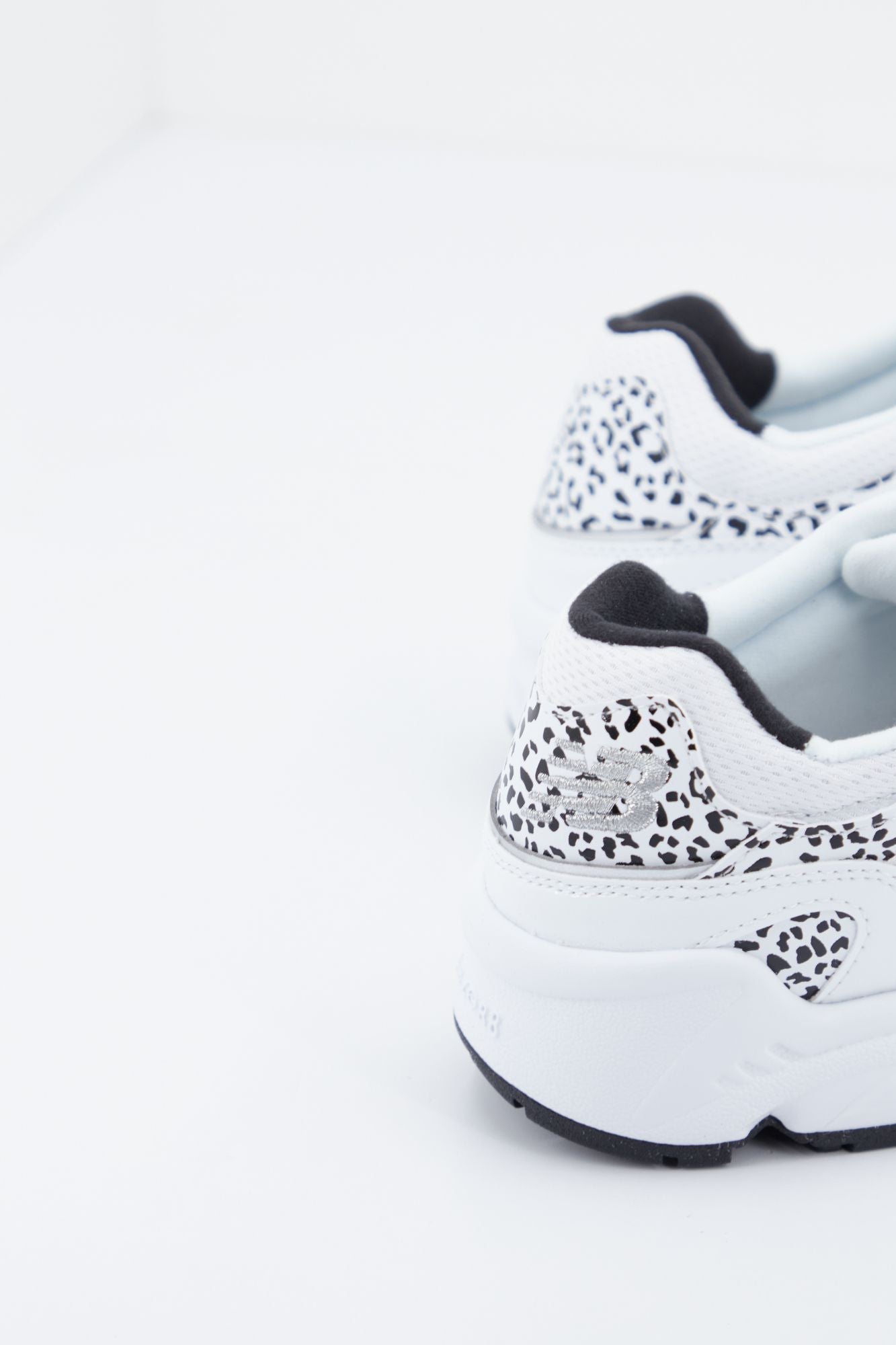NEW BALANCE WL850 LBC en color BLANCO (2)